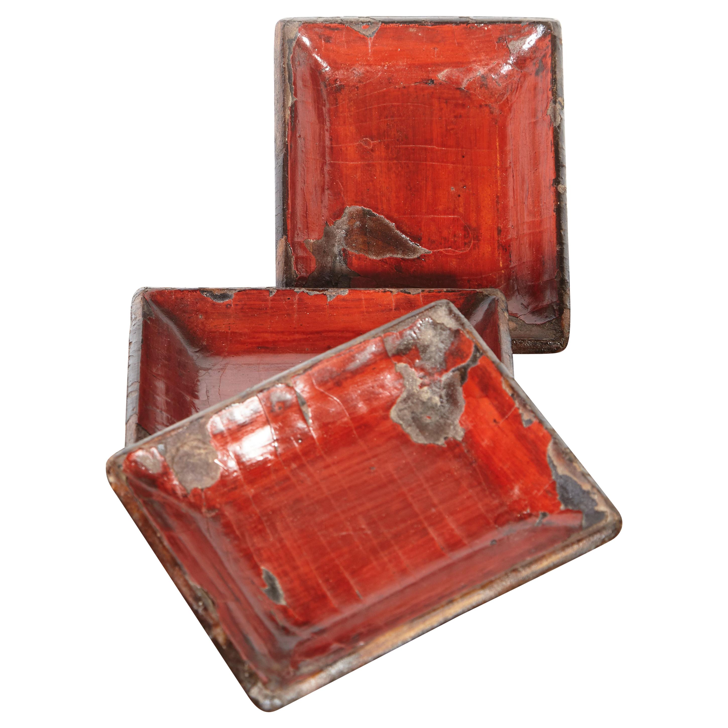 Set of 19th Century Small Chinese Lacquer Trays