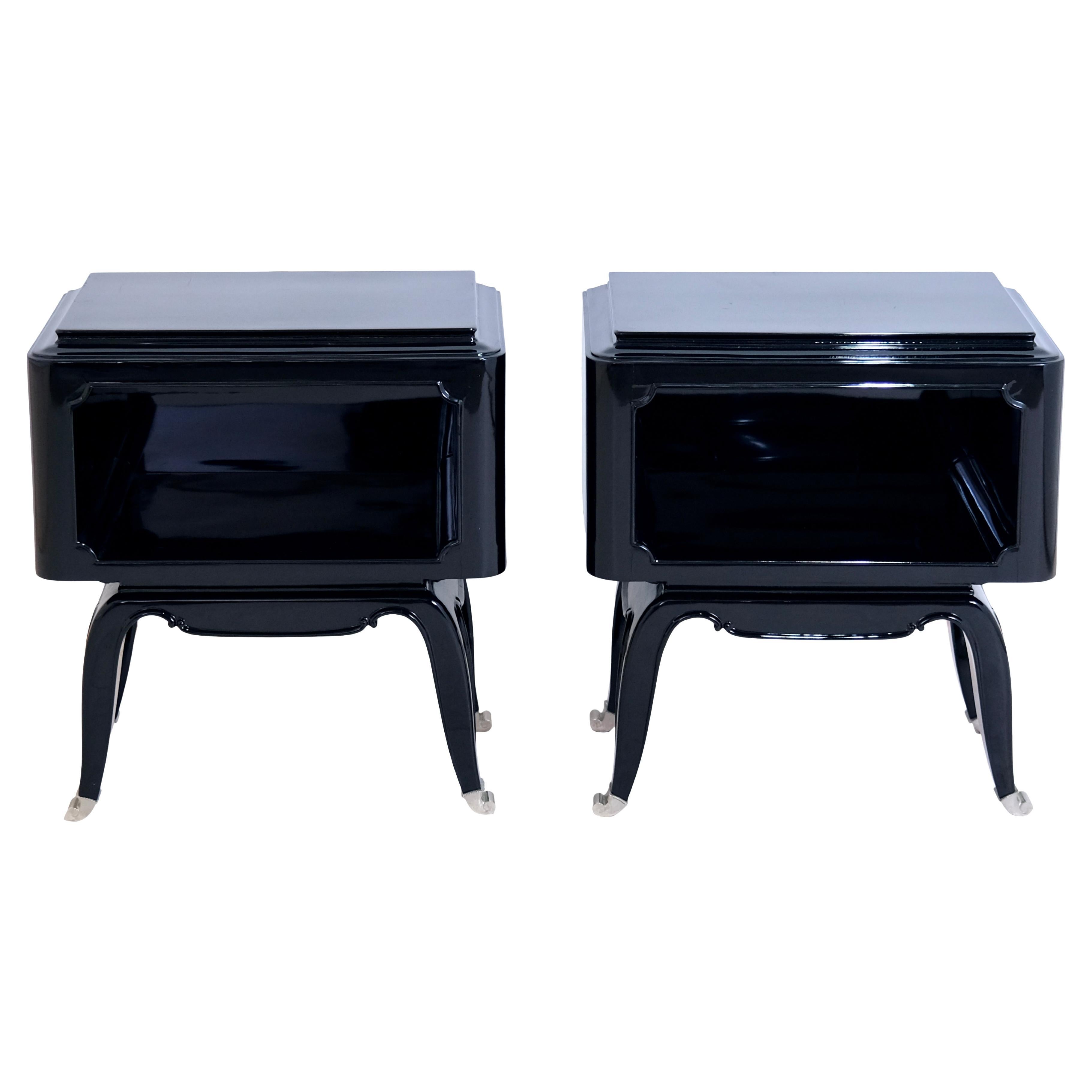 Ensemble de 2 tables de nuit ouvertes Art Déco françaises des années 1930 en laque de piano noire