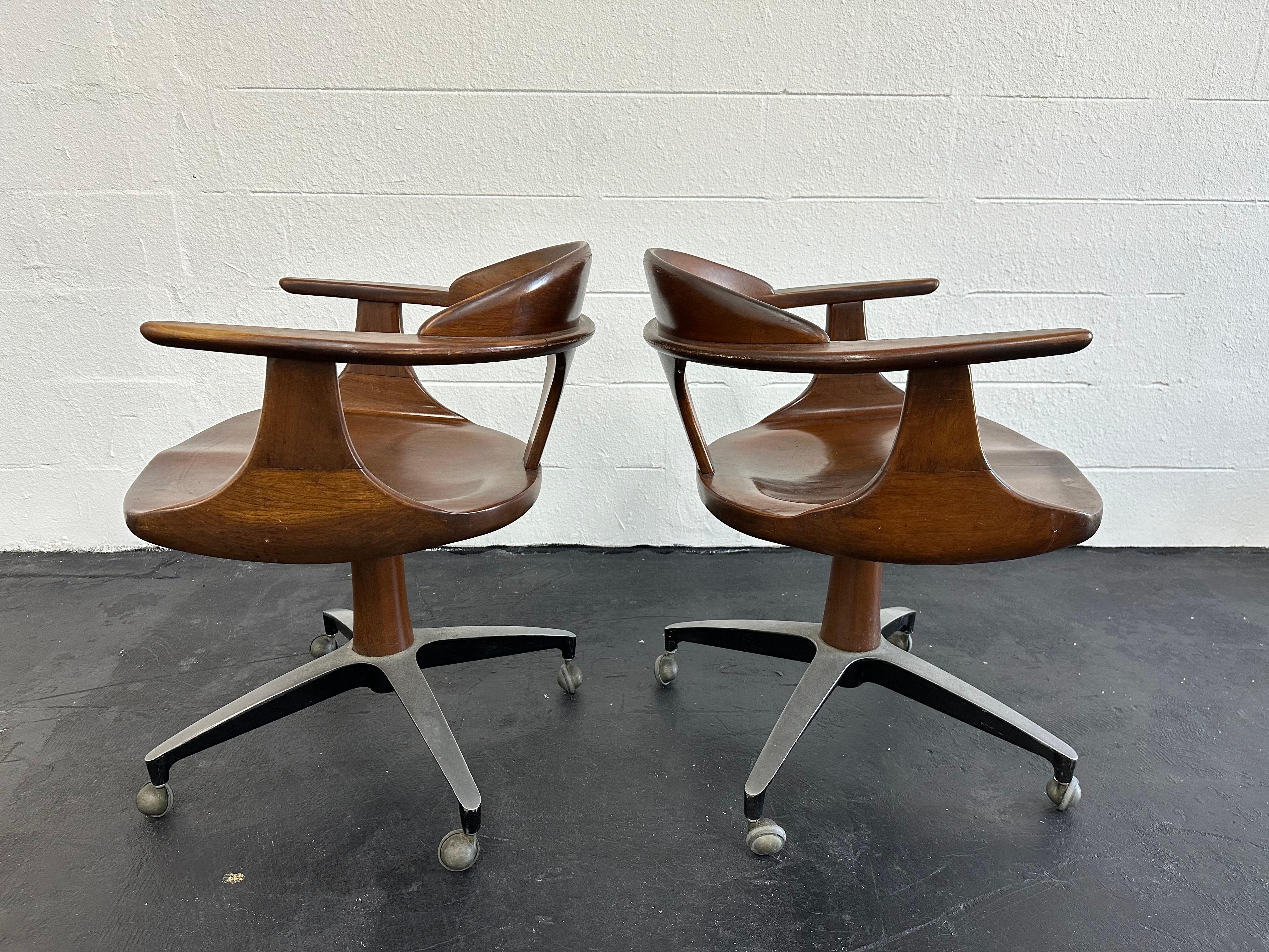 Set of 2 1960s Heywood Wakefield Cliff House Chairs In Fair Condition In Lutz, FL