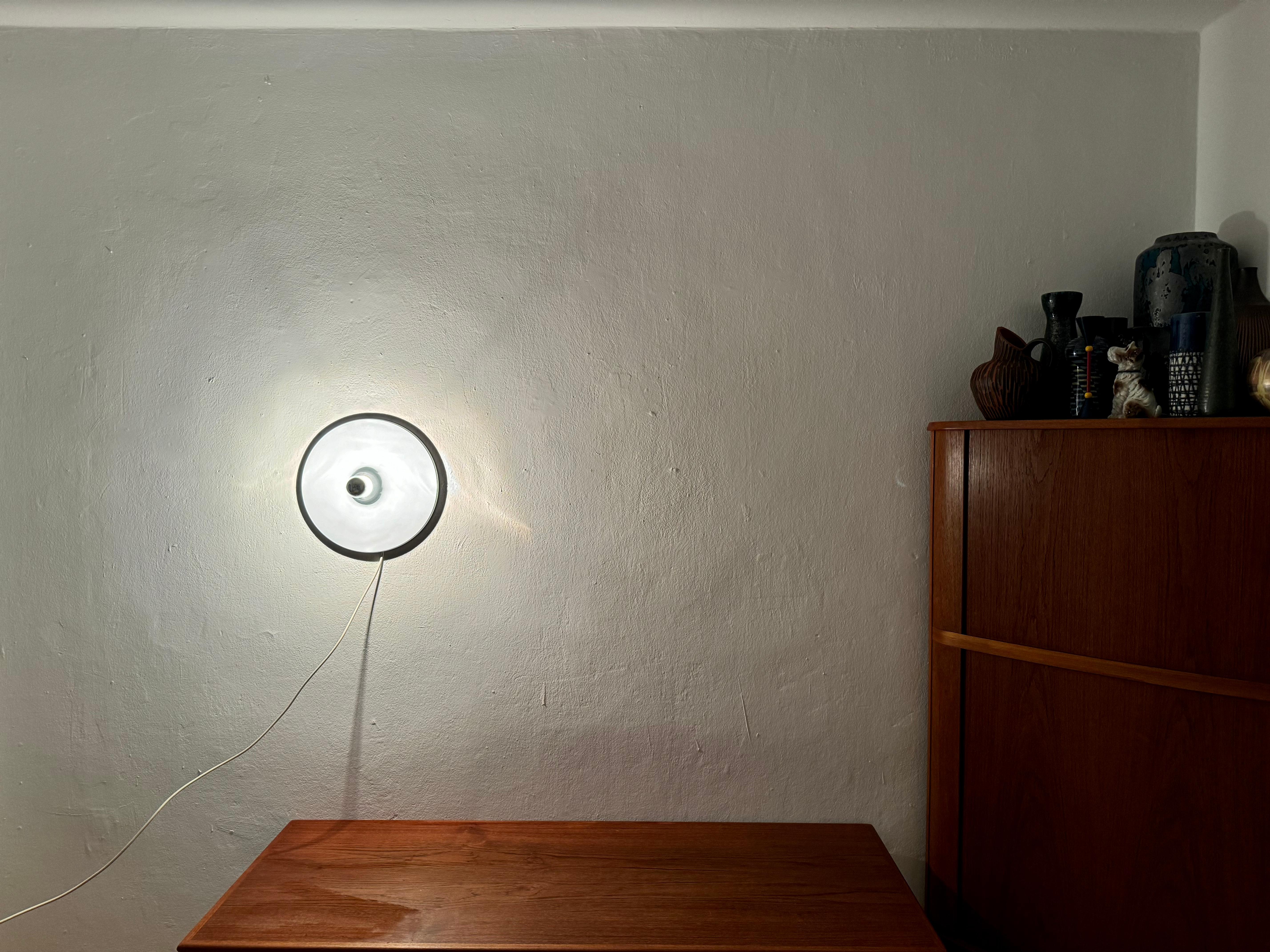 Satz von 2 1970er Ufo Wand- oder Deckenlampen im Angebot 3