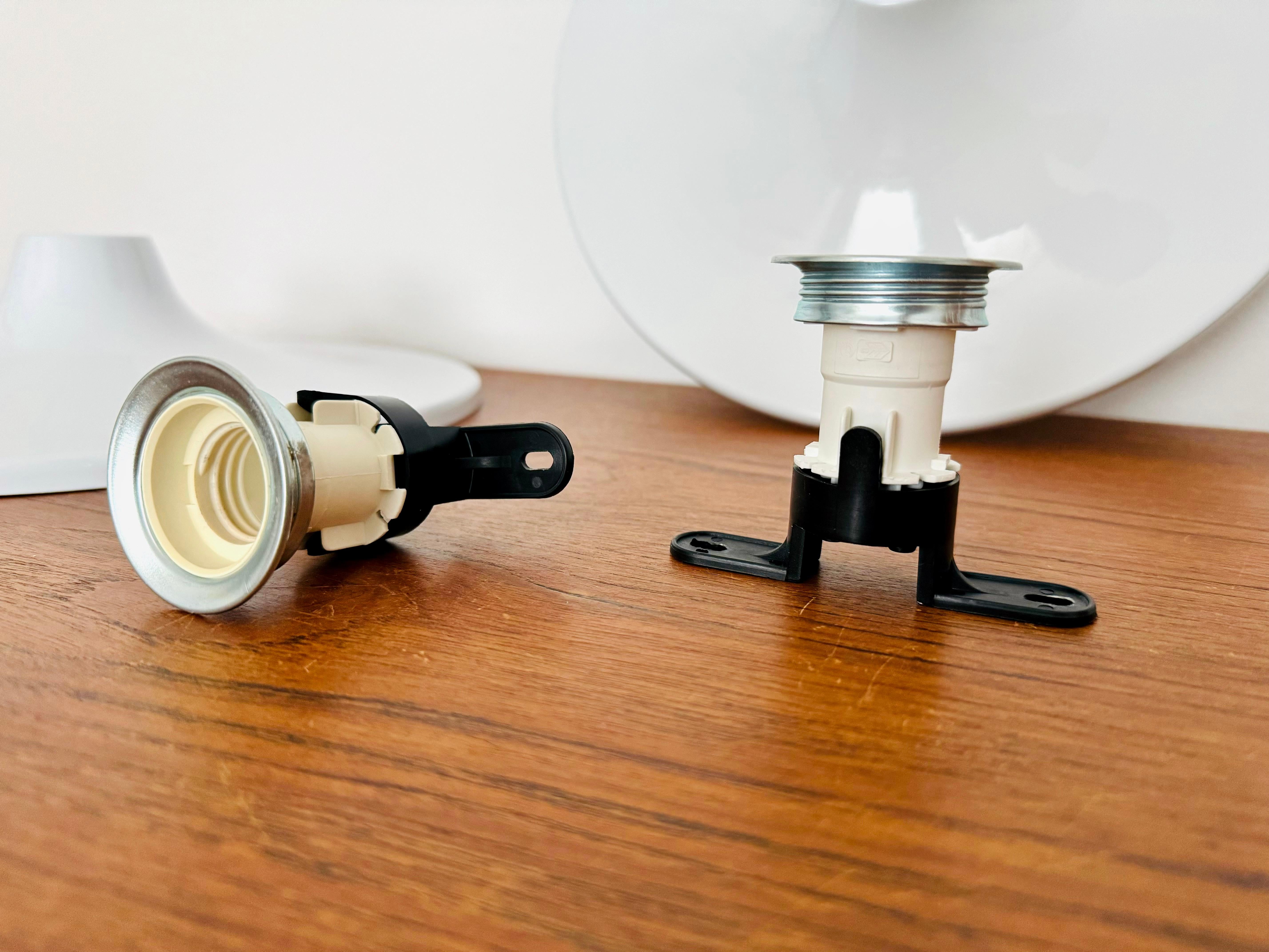 Satz von 2 1970er Ufo Wand- oder Deckenlampen im Angebot 7