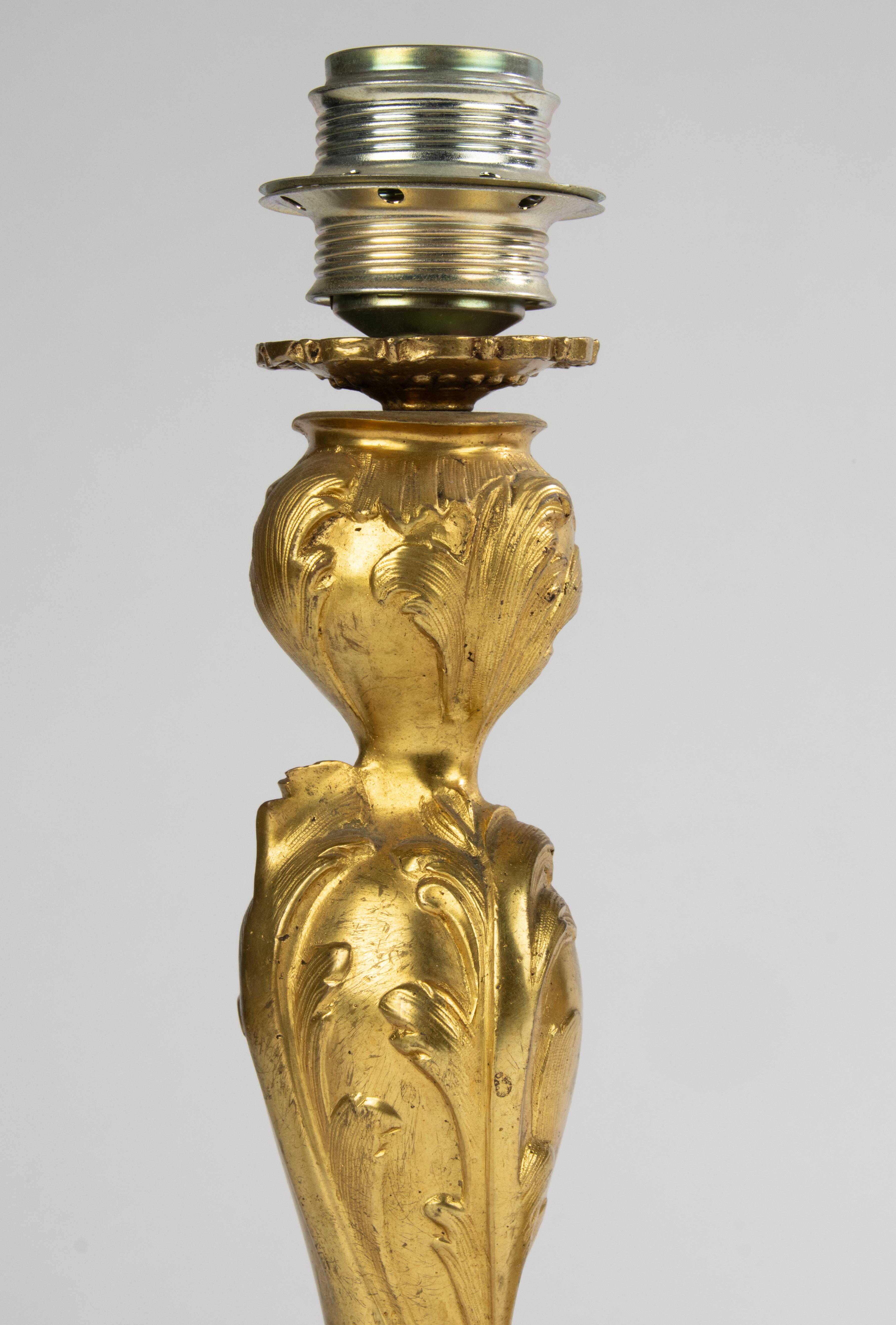 Ensemble de 2 lampes de table du 19ème siècle - Bronze doré - Style Rococo en vente 6