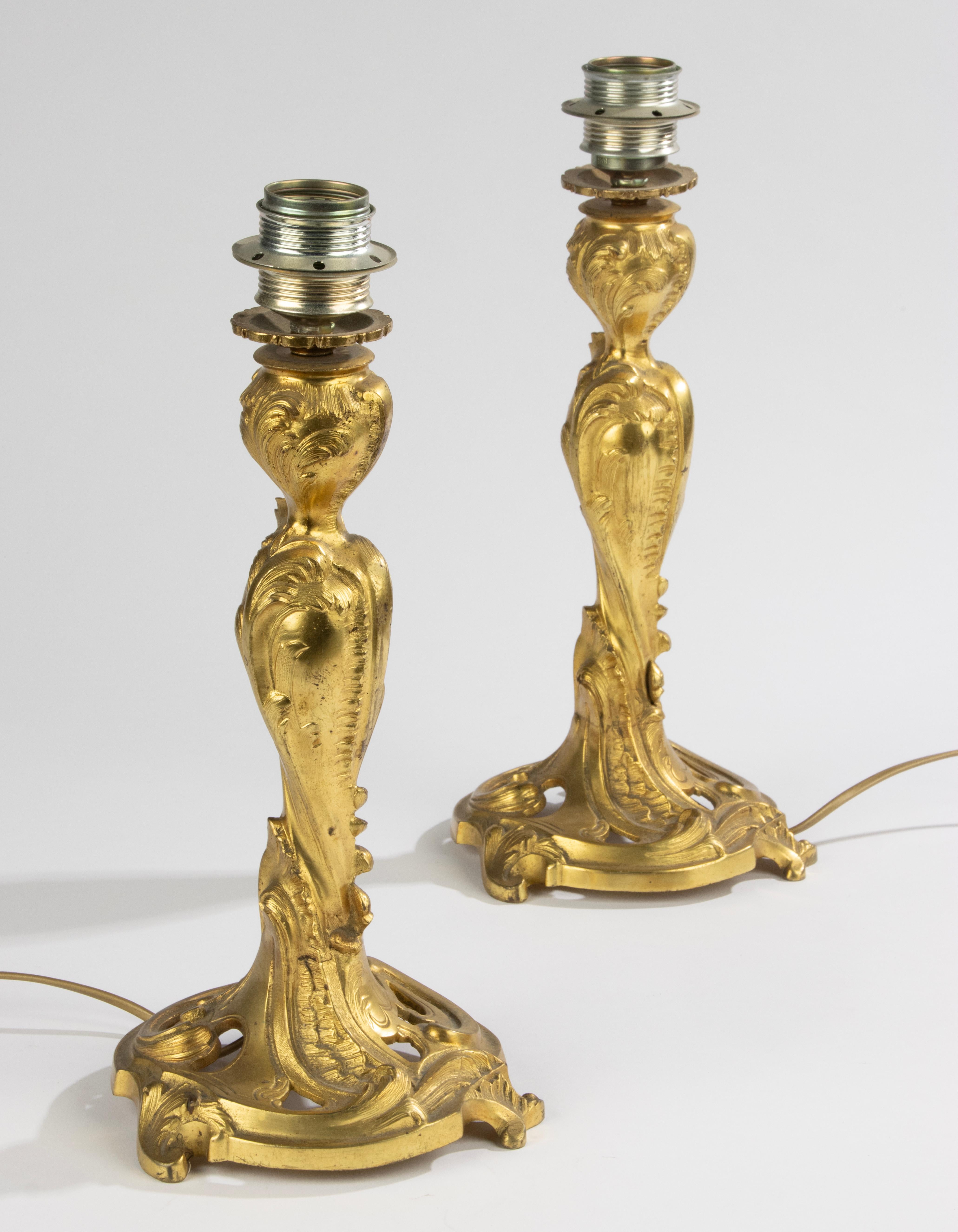 Ensemble de 2 lampes de table du 19ème siècle - Bronze doré - Style Rococo en vente 7