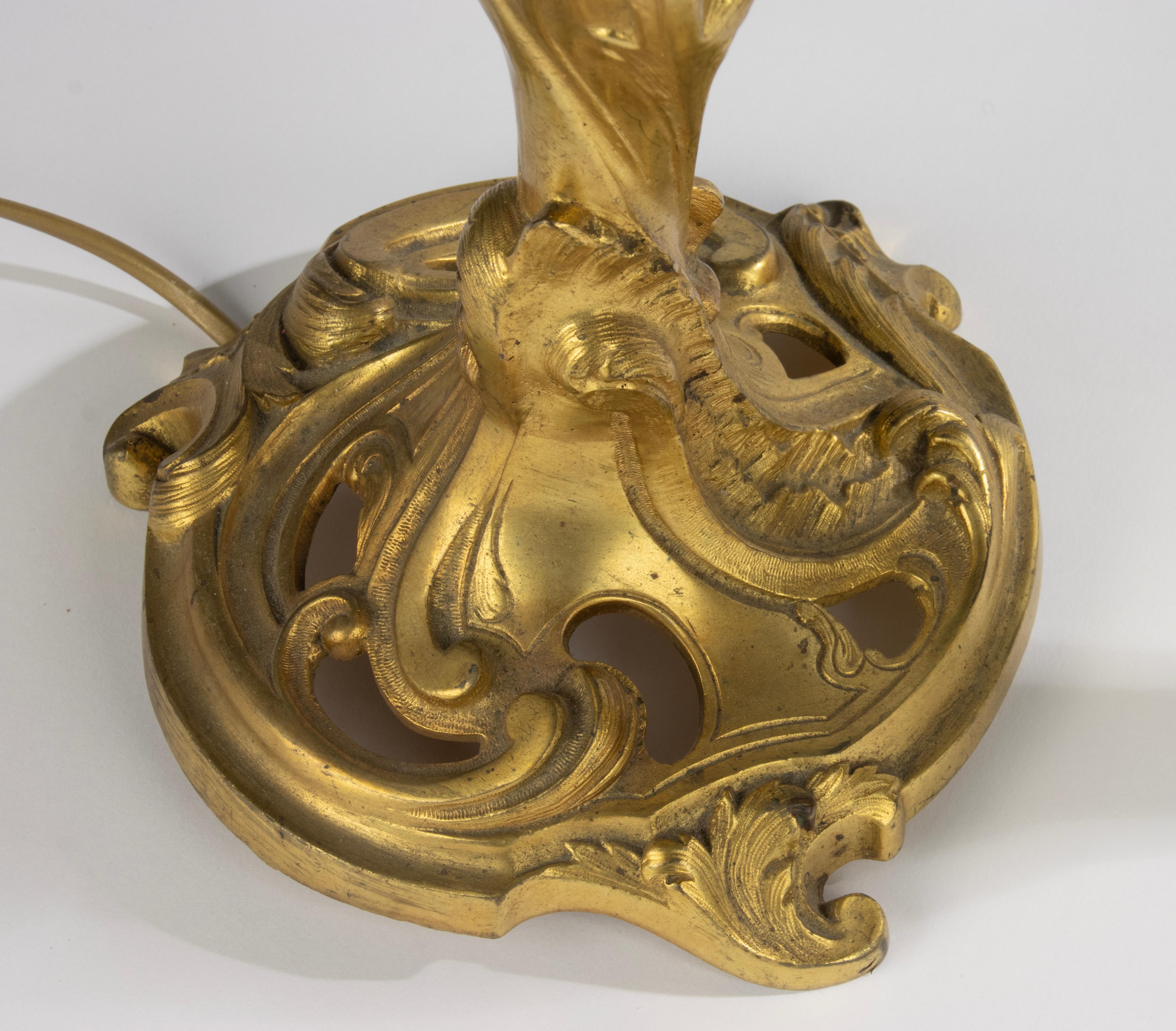 Ensemble de 2 lampes de table du 19ème siècle - Bronze doré - Style Rococo en vente 8