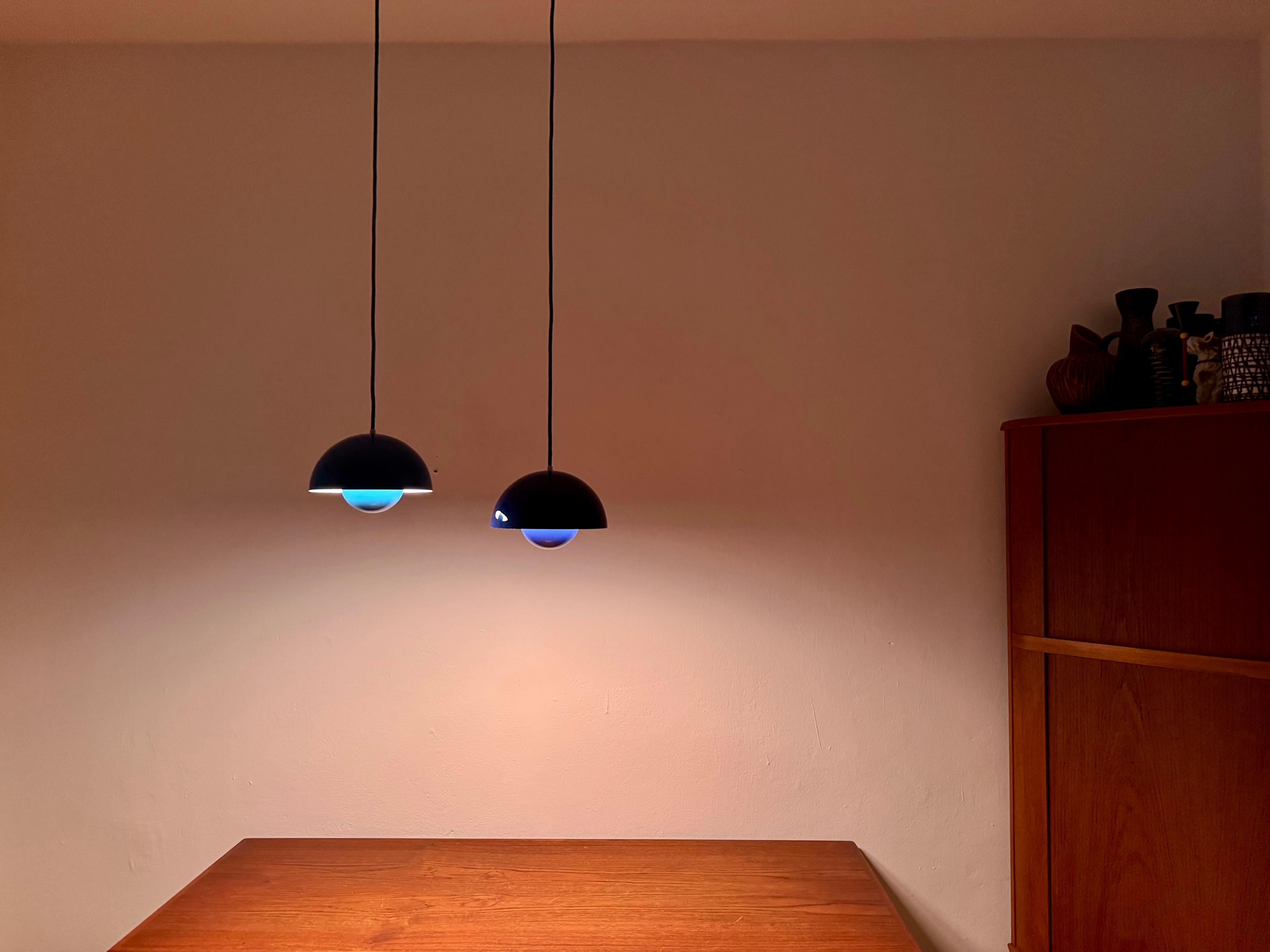 Set di 2 lampade a sospensione a vaso di fiori 1st Edition VP1 di Verner Panton in vendita 4