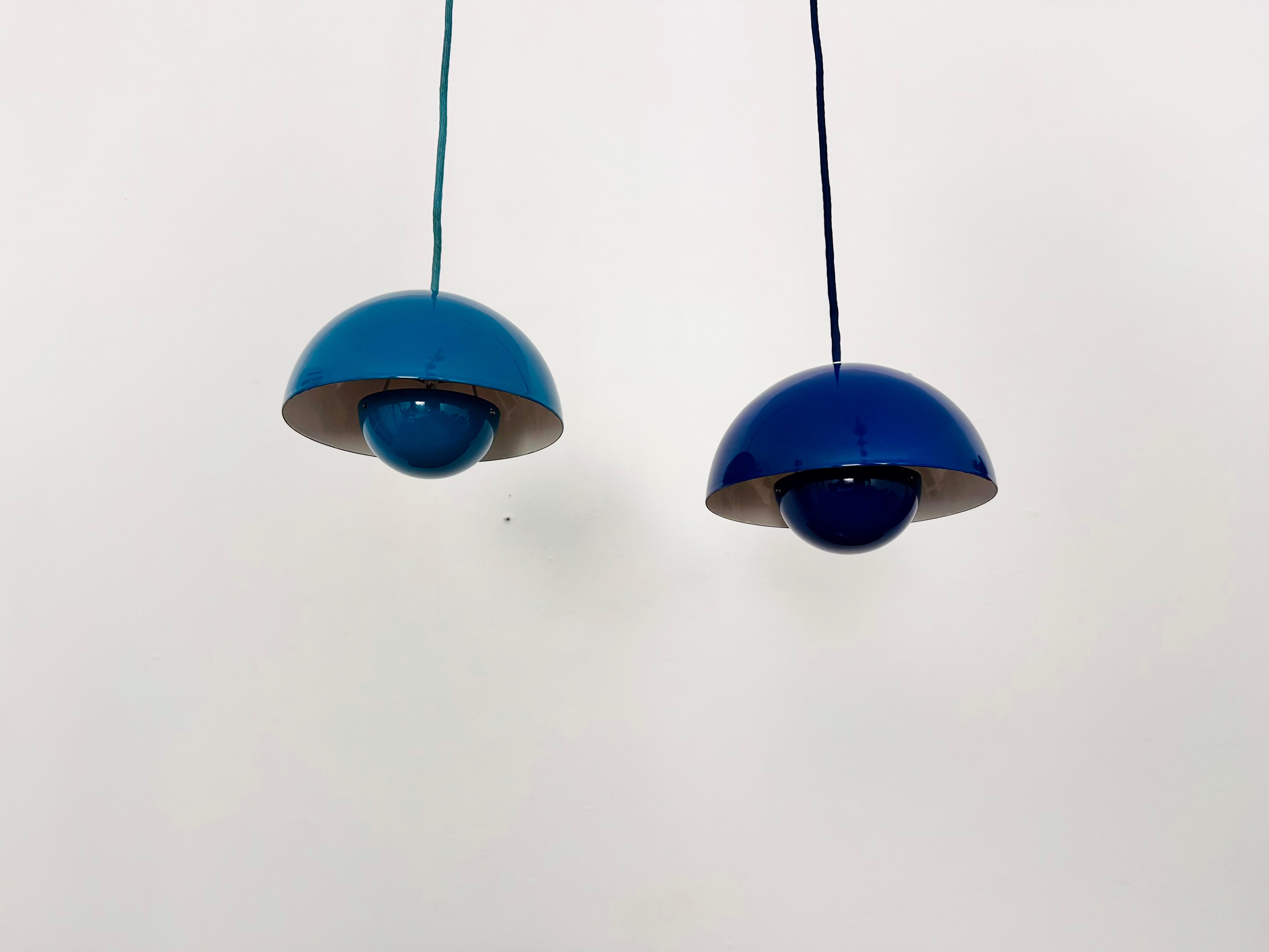 Danese Set di 2 lampade a sospensione a vaso di fiori 1st Edition VP1 di Verner Panton in vendita