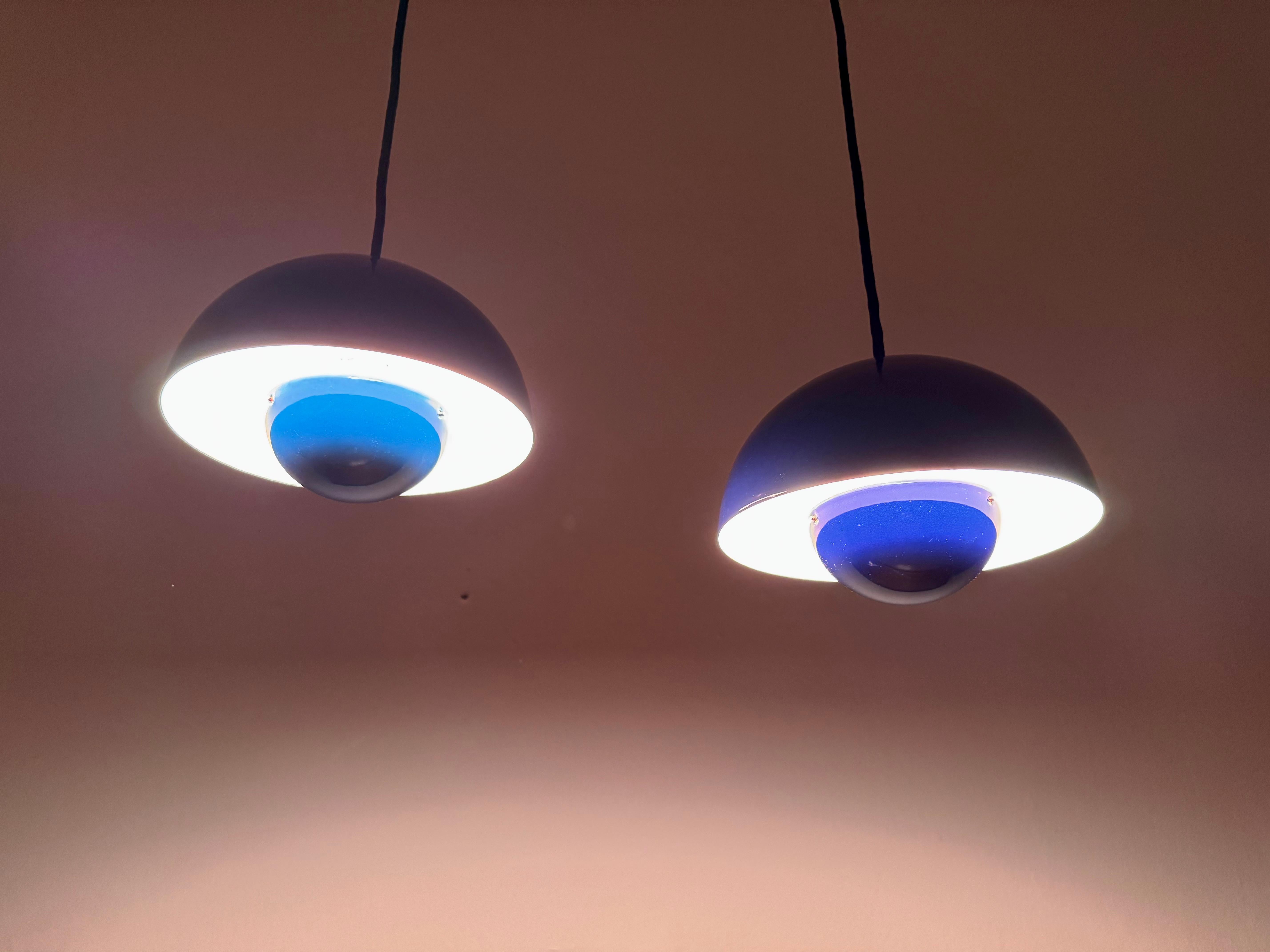 Set di 2 lampade a sospensione a vaso di fiori 1st Edition VP1 di Verner Panton in vendita 2