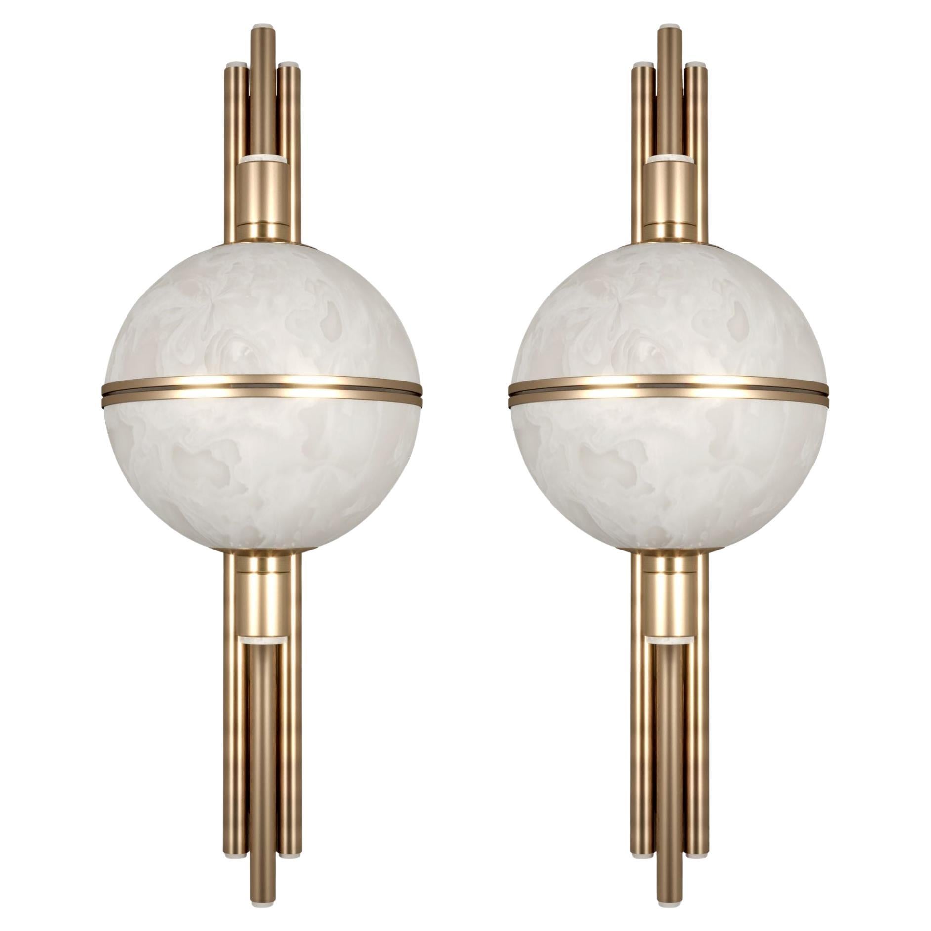 Lot de 2 lampes murales Andros en albâtre du 21e siècle, en laiton, conçues par Creativemary en vente