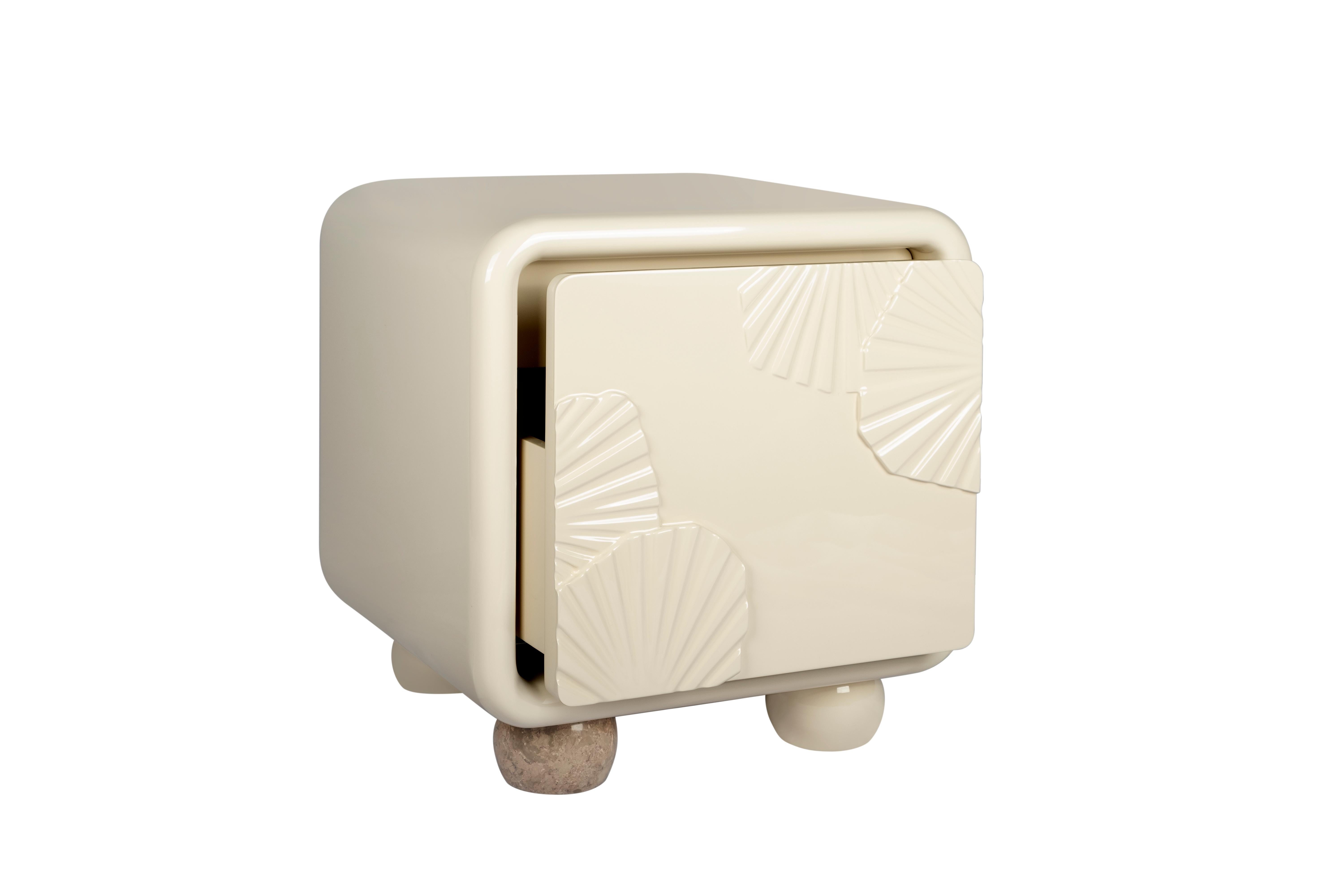 Portoghese Set di 2 comodini 21st Mon Ooh in Wood Wood laccato di Malabar in vendita