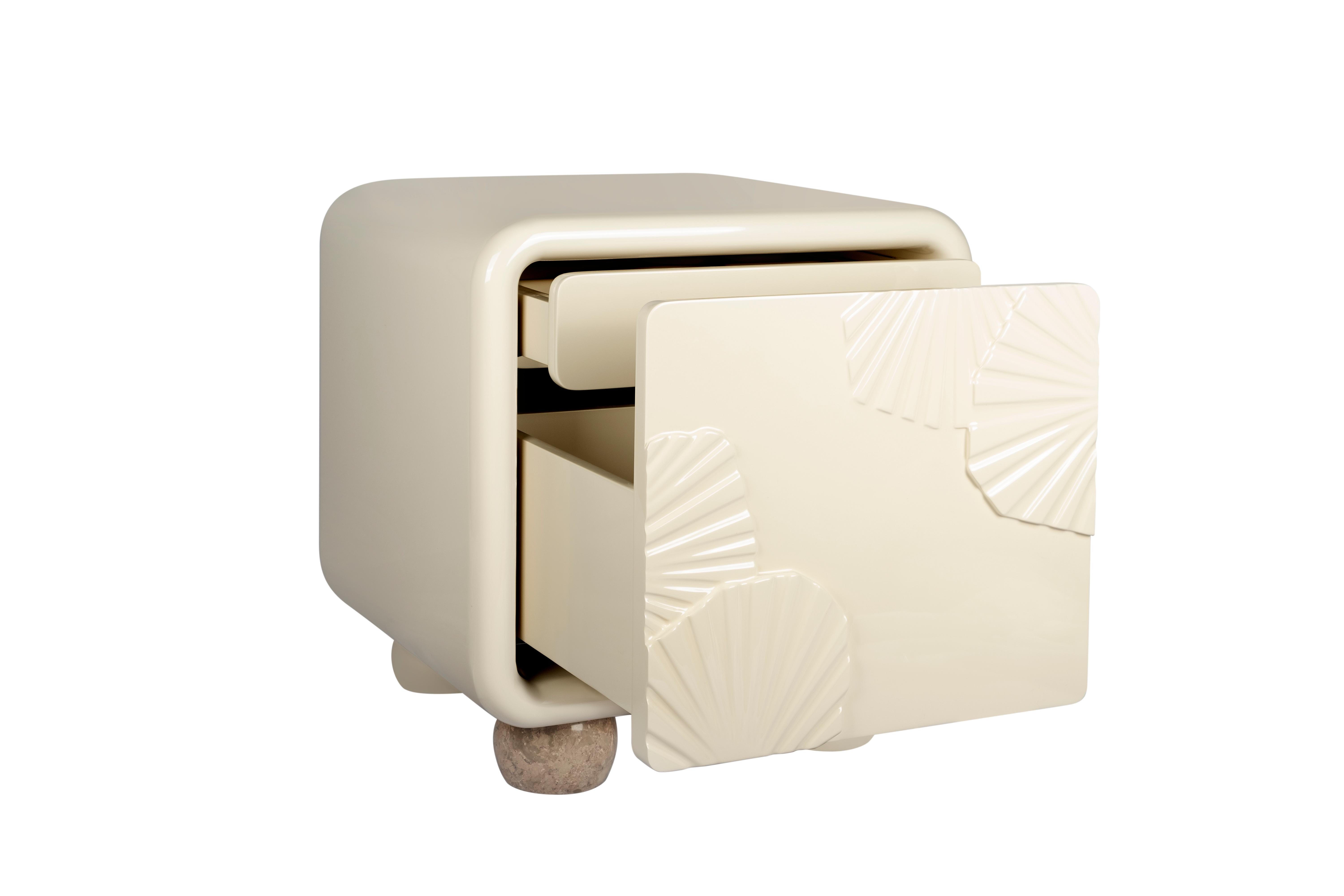 Legno Set di 2 comodini 21st Mon Ooh in Wood Wood laccato di Malabar in vendita