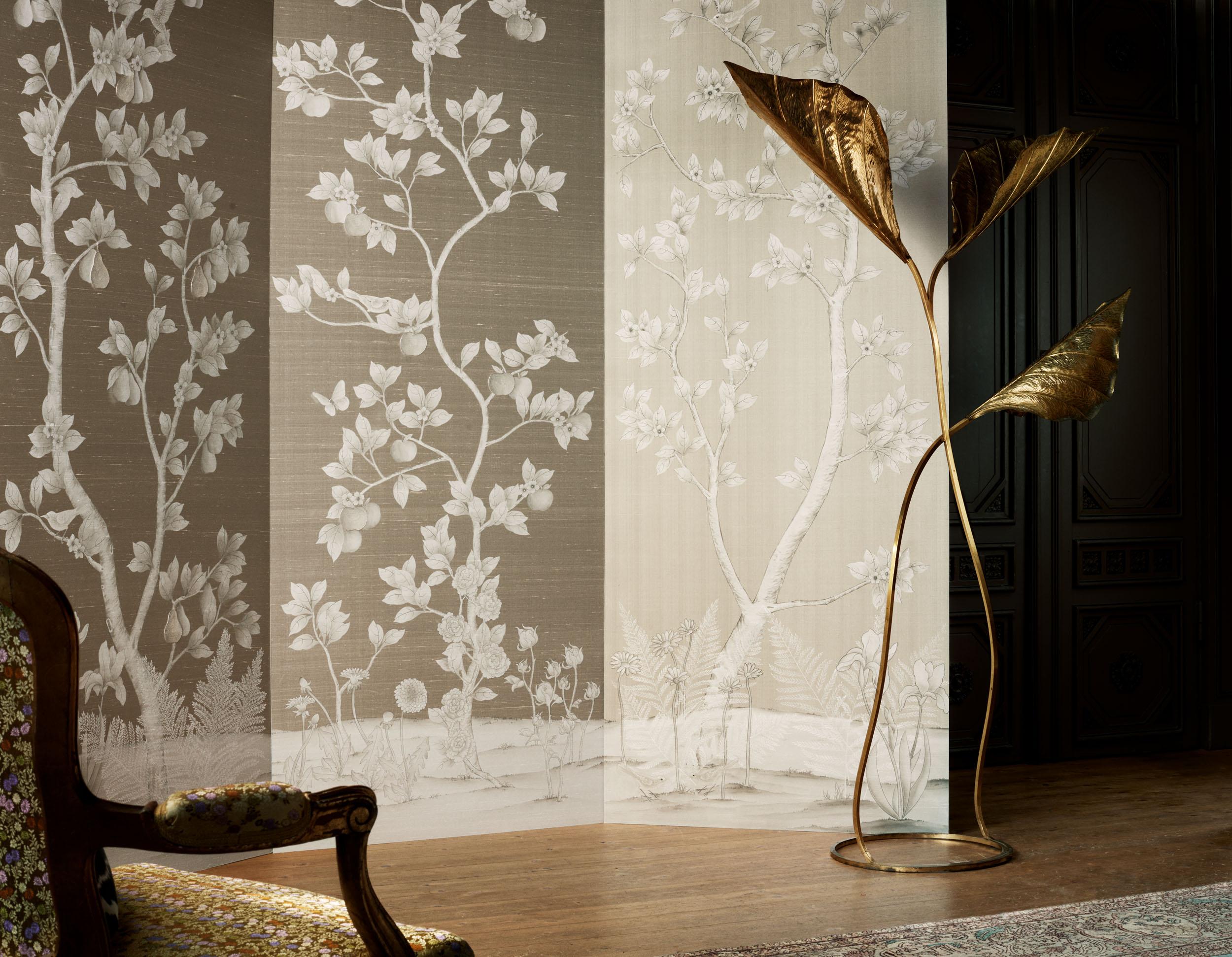 Chinoiseries Ensemble de 2 à 4 peintures, aquarelles et broderies à la main sur soie de style Chinoiserie en vente