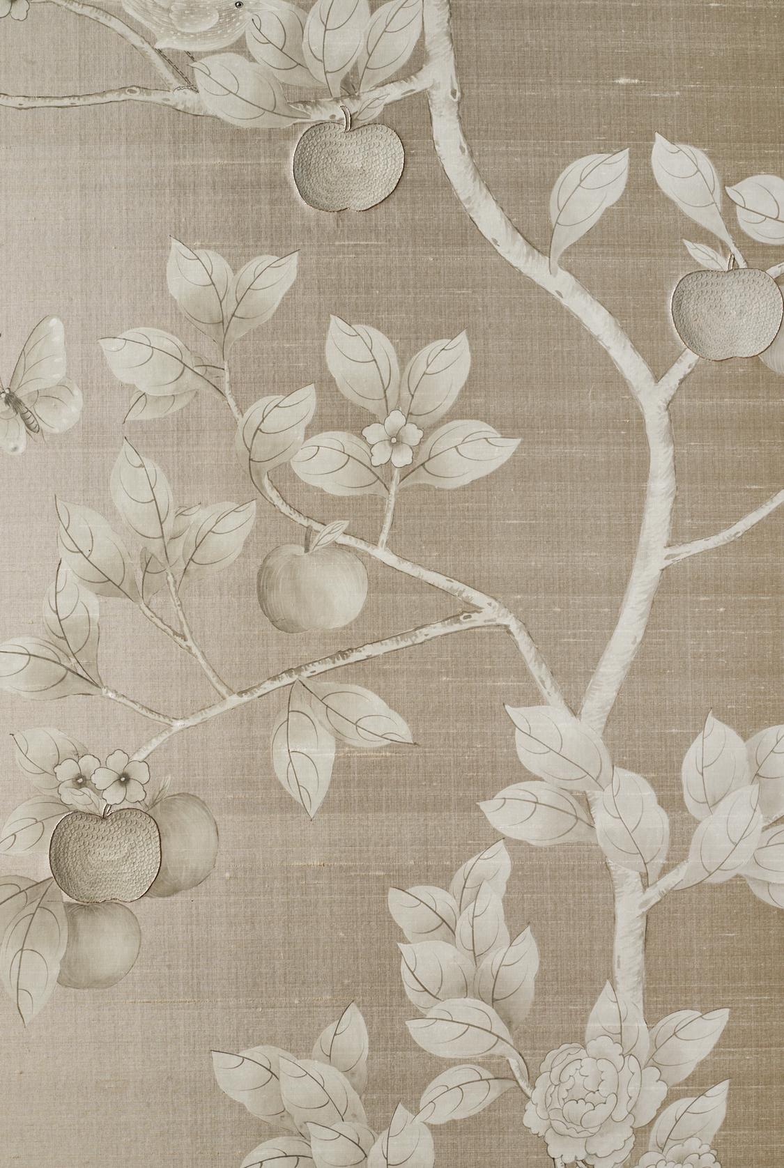 Ensemble de 2 à 4 peintures, aquarelles et broderies à la main sur soie de style Chinoiserie Bon état - En vente à Eskilstuna, SE