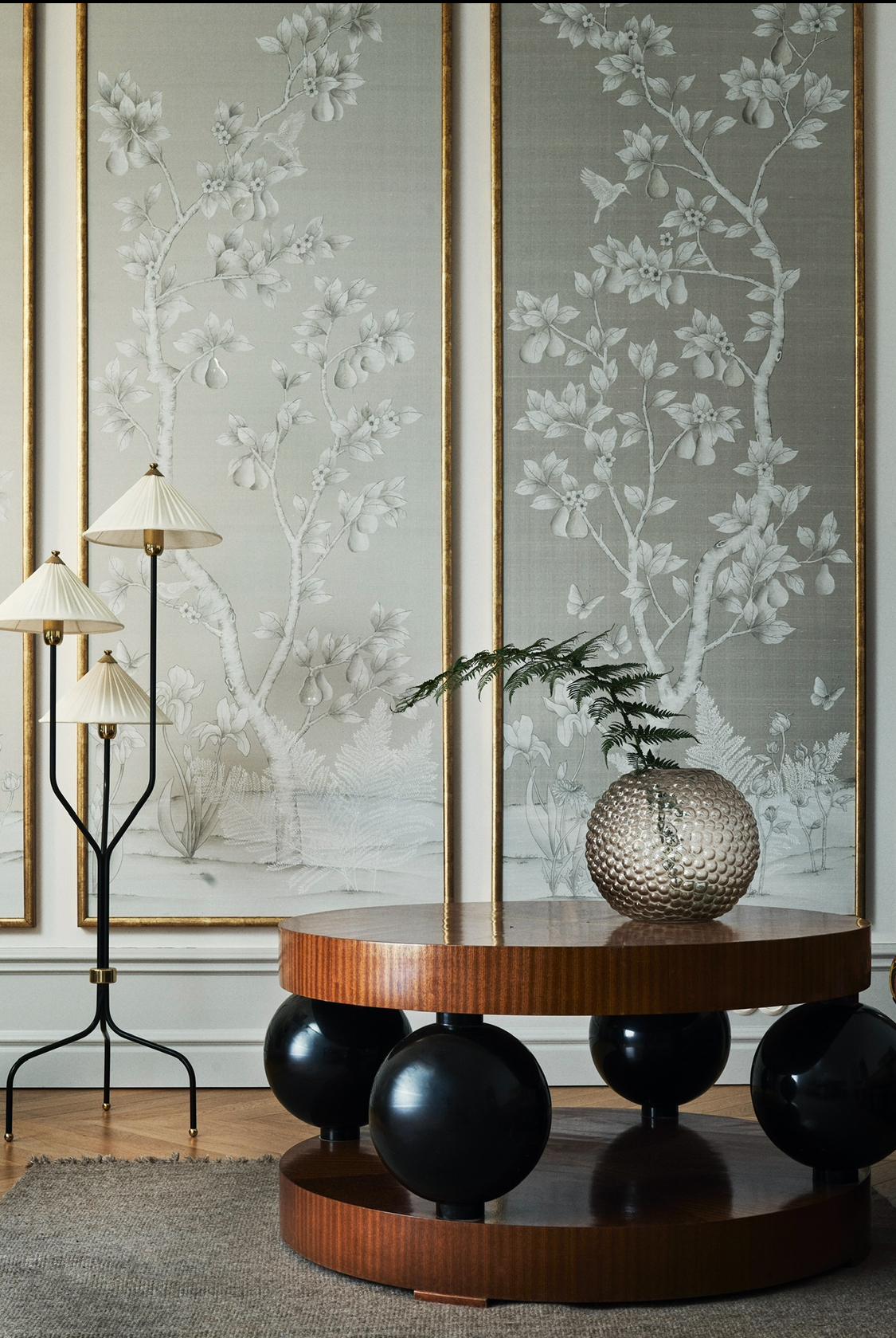 XXIe siècle et contemporain Ensemble de 2 à 4 peintures, aquarelles et broderies à la main sur soie de style Chinoiserie en vente