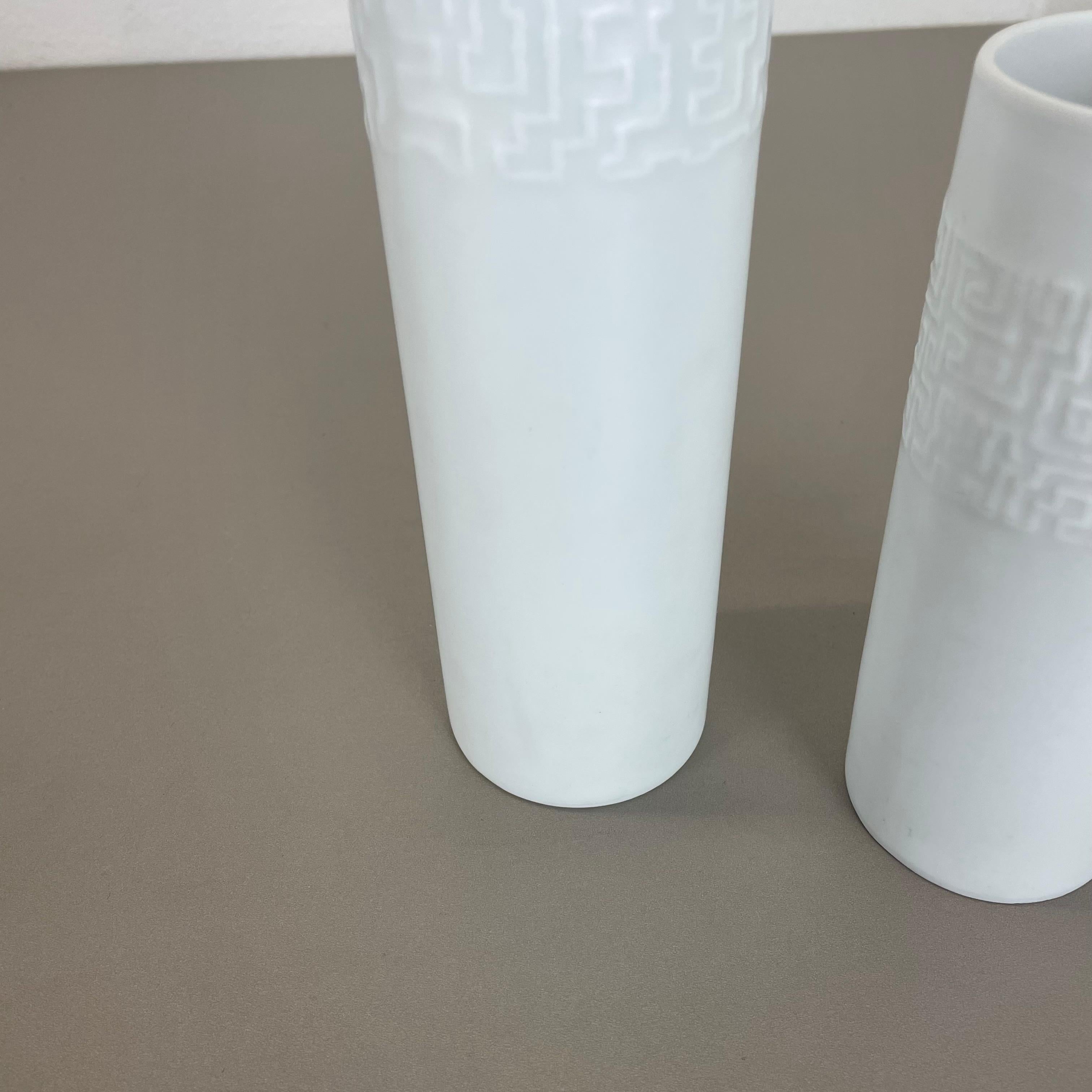 Set of 2 Abstract porcelain Vases by Cuno Fischer for Rosenthal, Germany, 1980s For Sale 4