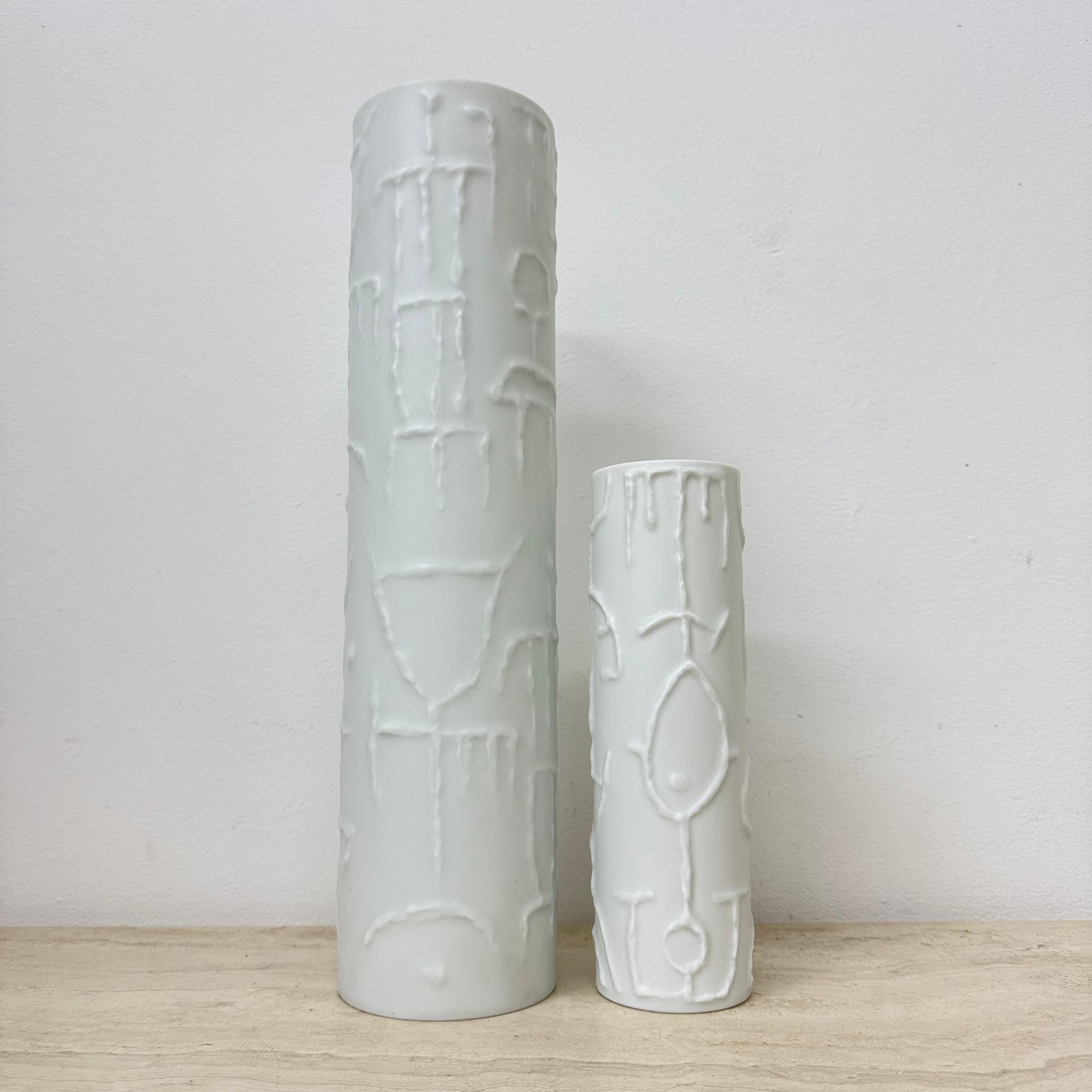 Set of 2 Abstract porcelain Vases by Cuno Fischer for Rosenthal, Germany, 1980s For Sale 5