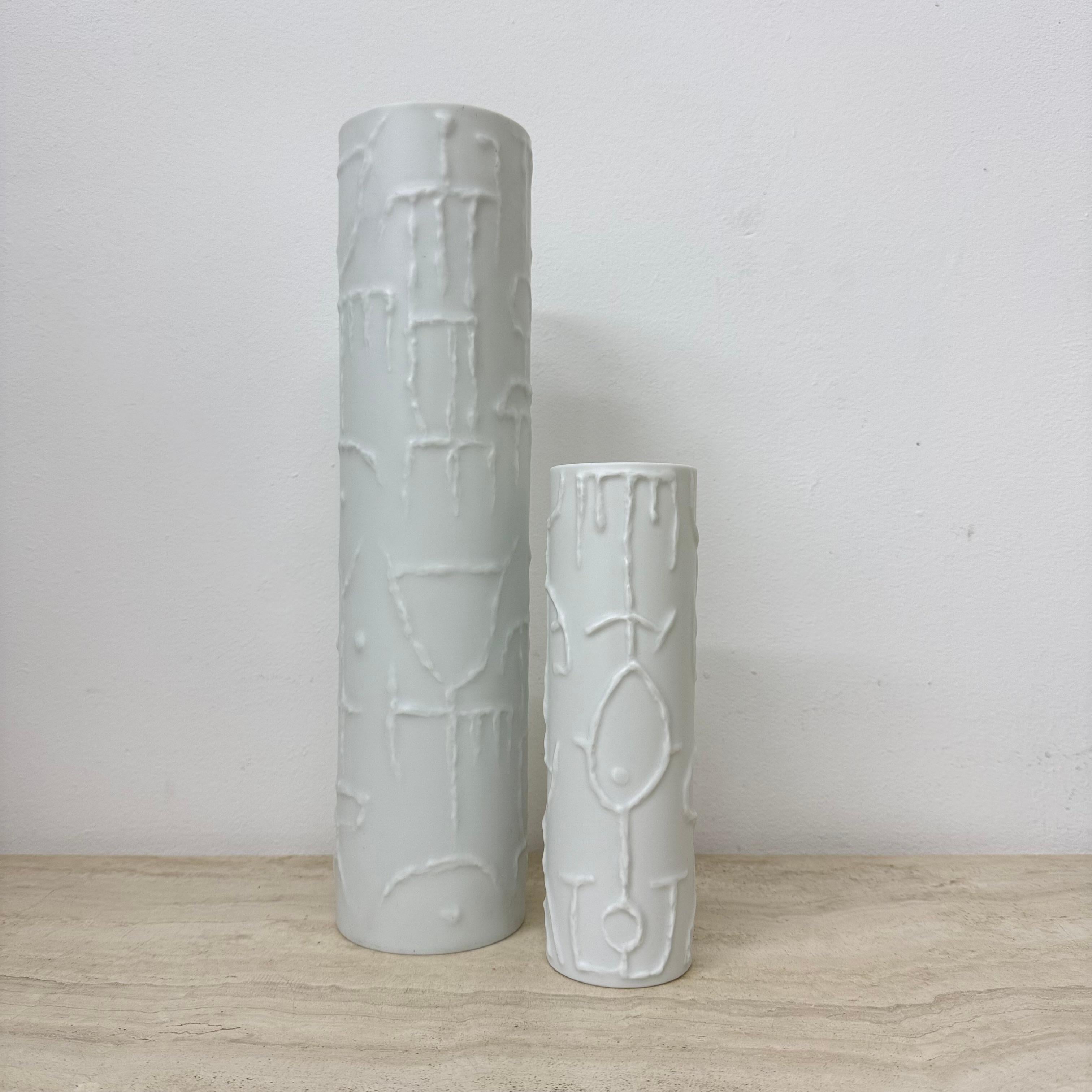 Mid-Century Modern Set of 2 Abstract porcelain Vases by Cuno Fischer for Rosenthal, Germany, 1980s For Sale