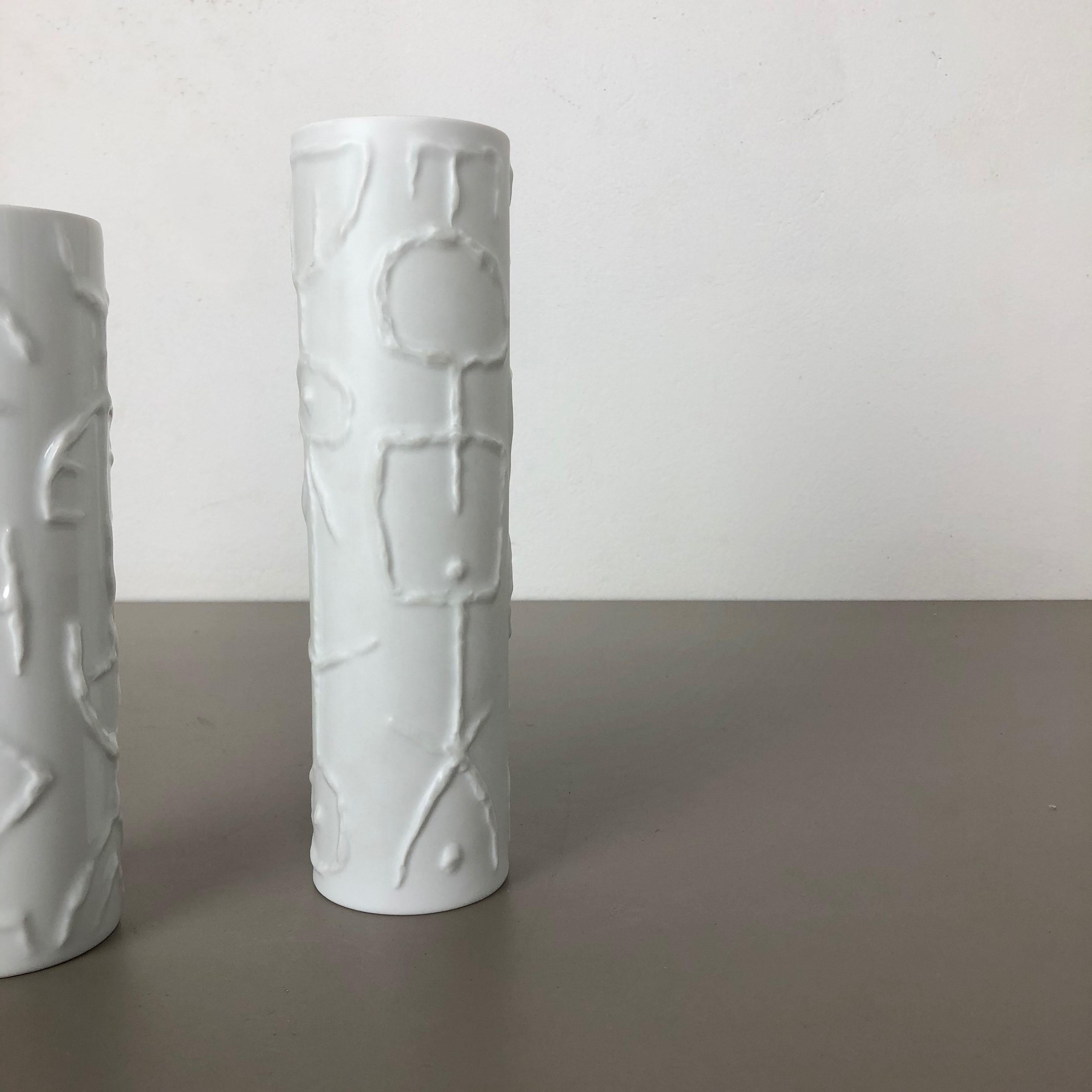 Set of 2 Abstract porcelain Vases by Cuno Fischer for Rosenthal, Germany, 1980s In Good Condition For Sale In Kirchlengern, DE