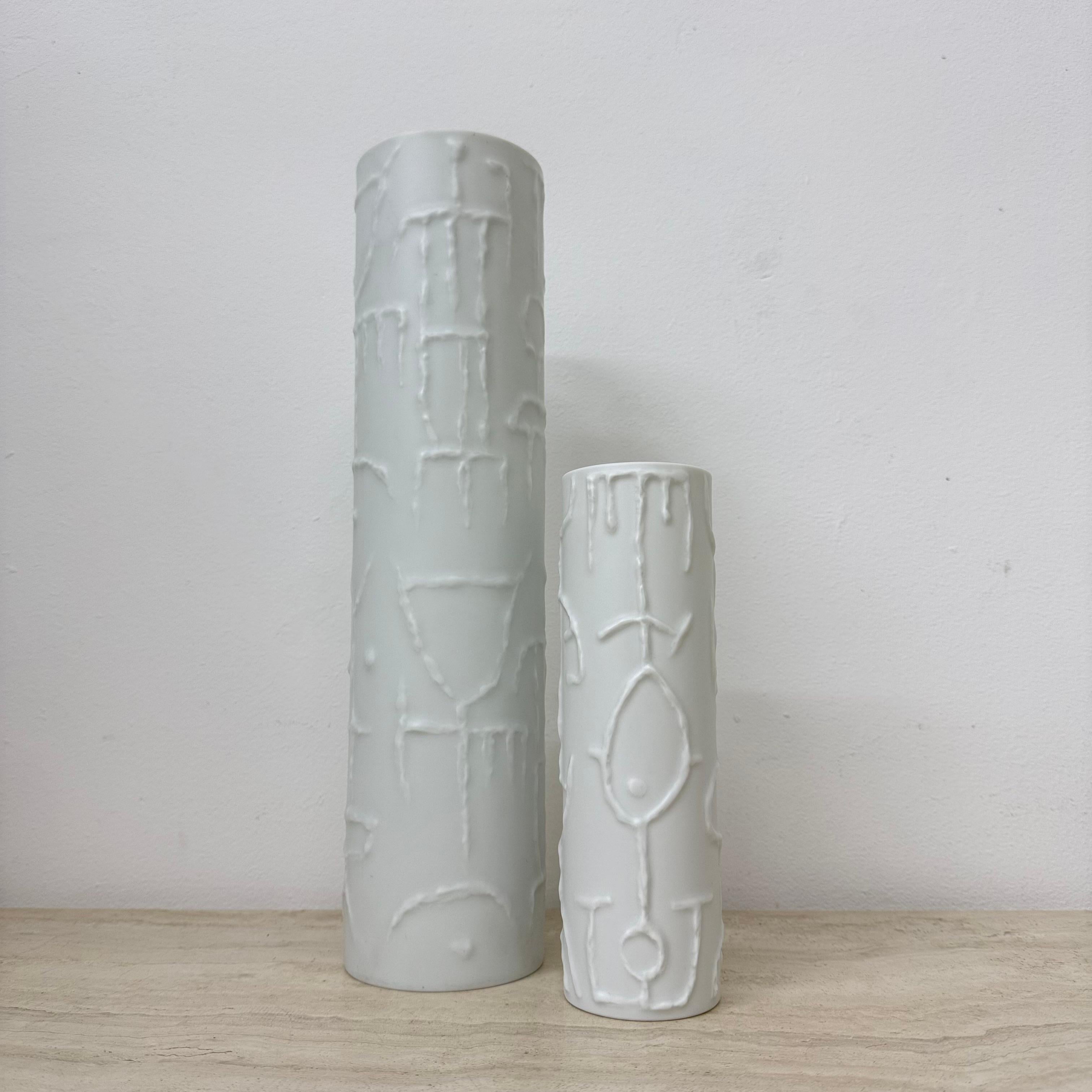 Porcelain Set of 2 Abstract porcelain Vases by Cuno Fischer for Rosenthal, Germany, 1980s For Sale