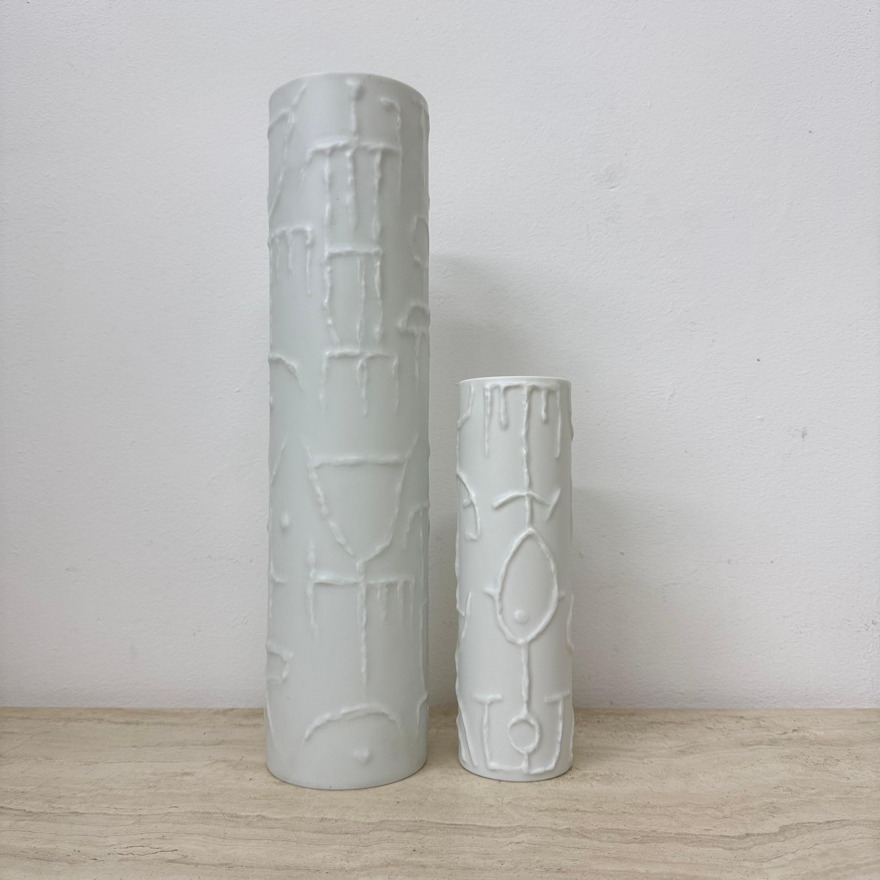 Set of 2 Abstract porcelain Vases by Cuno Fischer for Rosenthal, Germany, 1980s For Sale 3