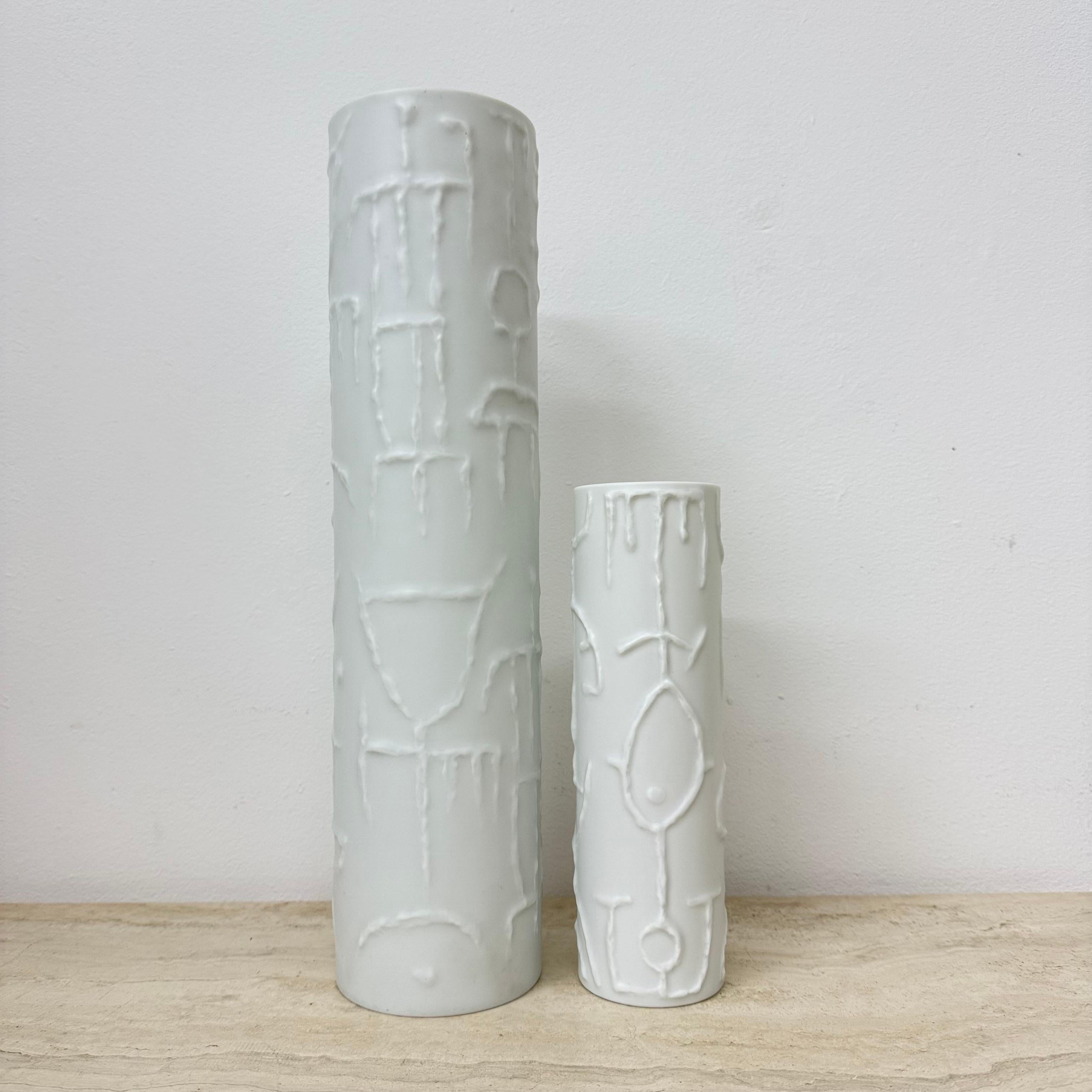 Set of 2 Abstract porcelain Vases by Cuno Fischer for Rosenthal, Germany, 1980s For Sale 4