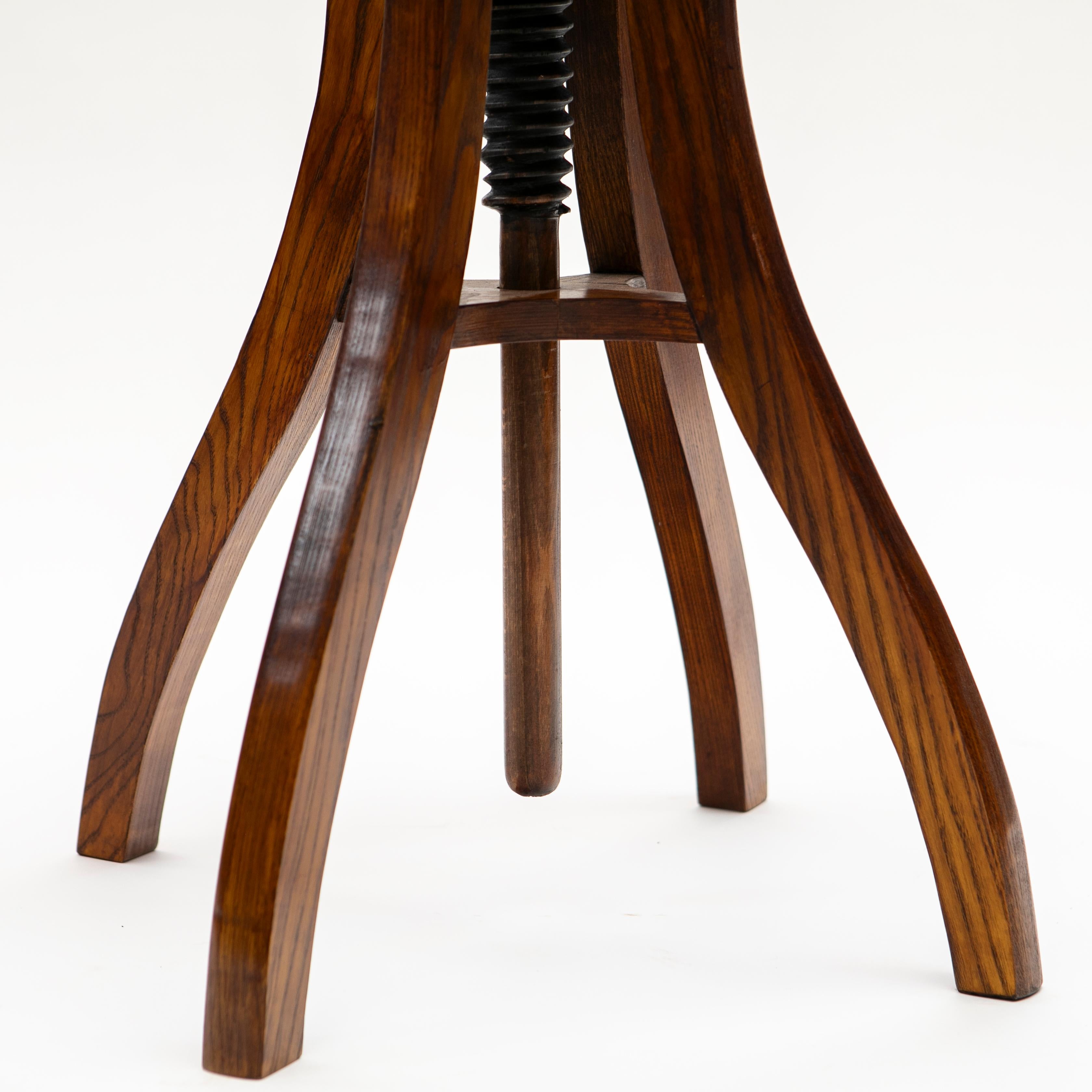 20th Century Set of 2 adjustable Bar Stools In Oak & Leather - Fritz Hansen For Sale