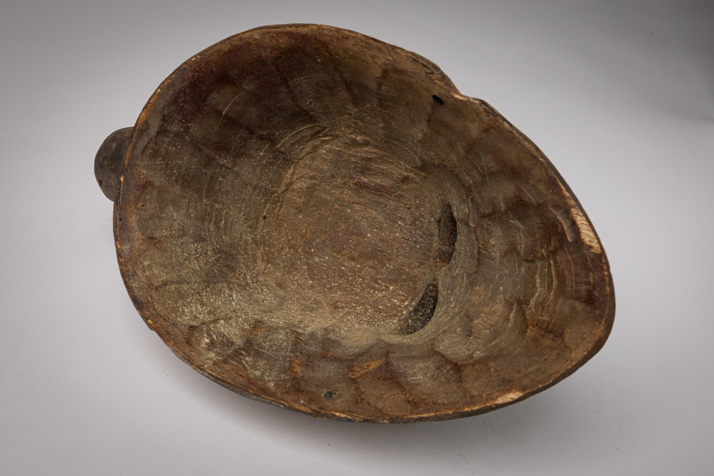 Set of 2 African Cameroon 20th Century Carved Wooden Bamileke Mask with Hornbill en vente 5