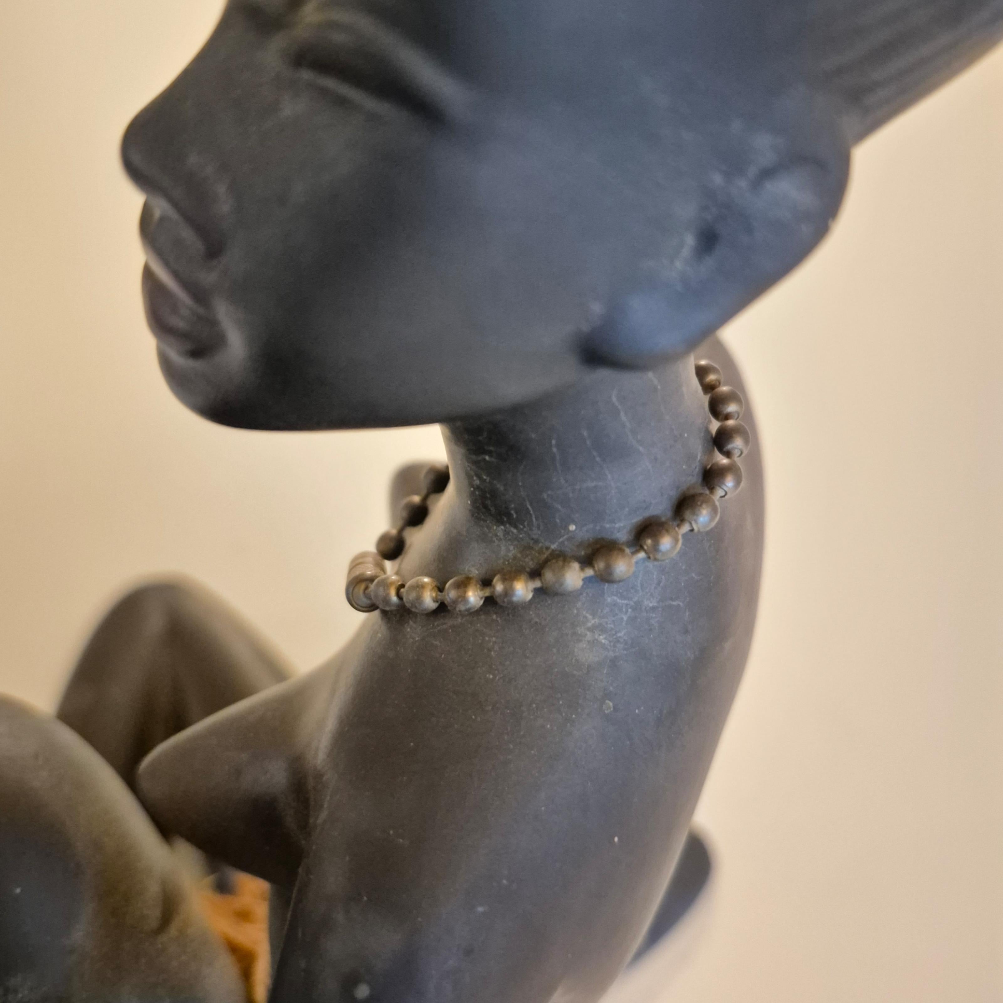 Conjunto de 2 figuras africanas de Gmundner Keramik, Austria Años 50 en venta 8