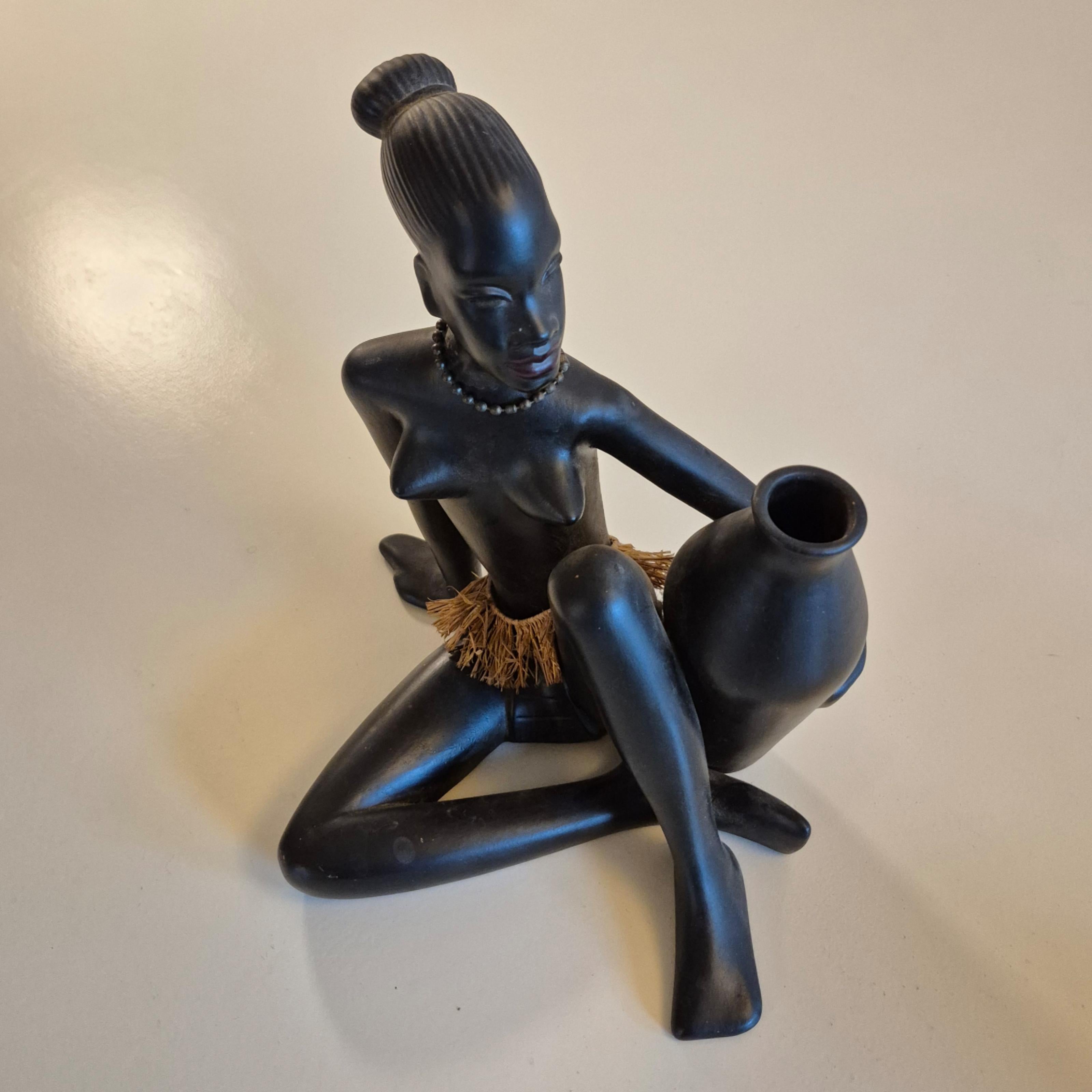 Conjunto de 2 figuras africanas de Gmundner Keramik, Austria Años 50 en venta 9