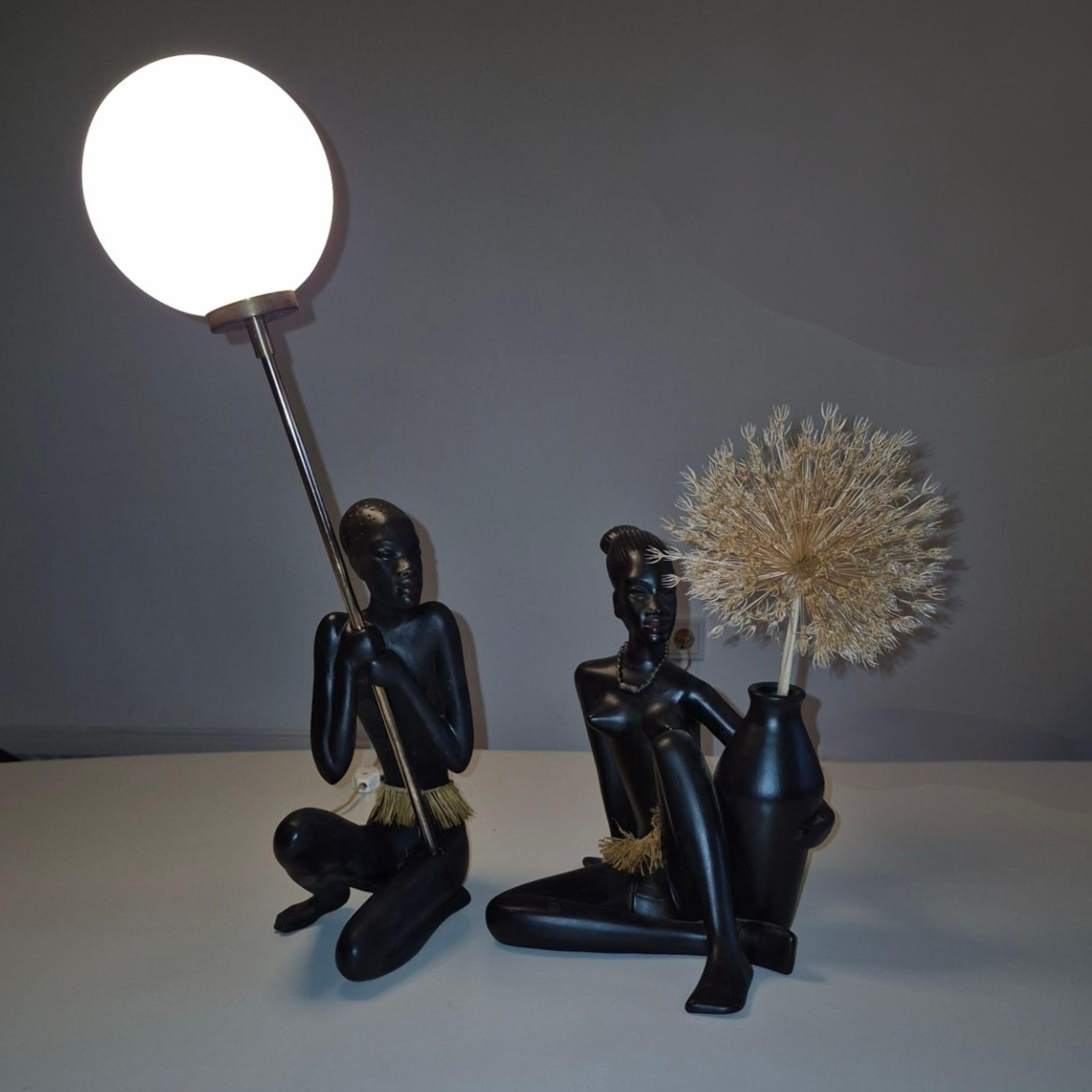 Conjunto de 2 figuras africanas de Gmundner Keramik, Austria Años 50 en venta 10