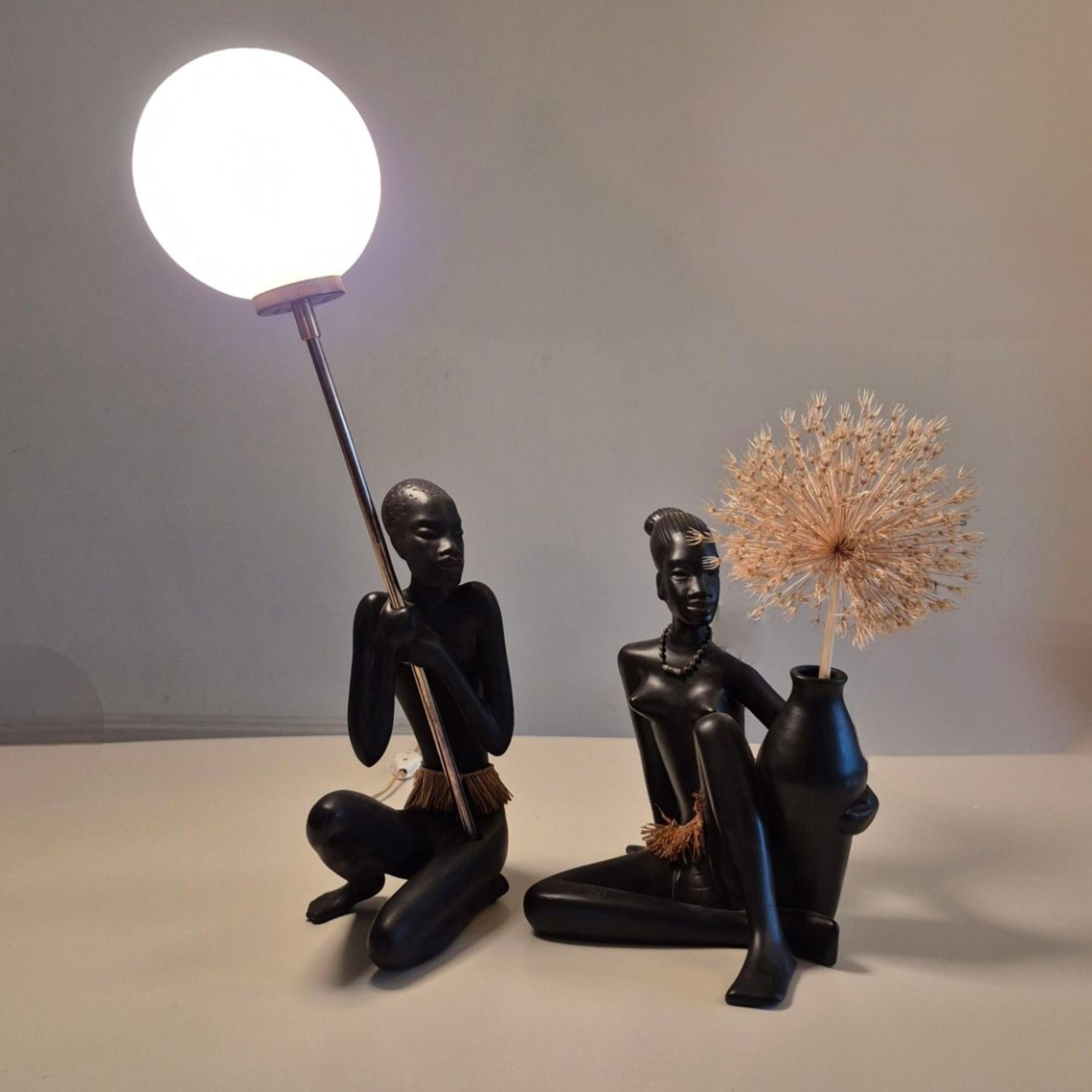 Conjunto de 2 figuras africanas de Gmundner Keramik, Austria Años 50 en venta 11