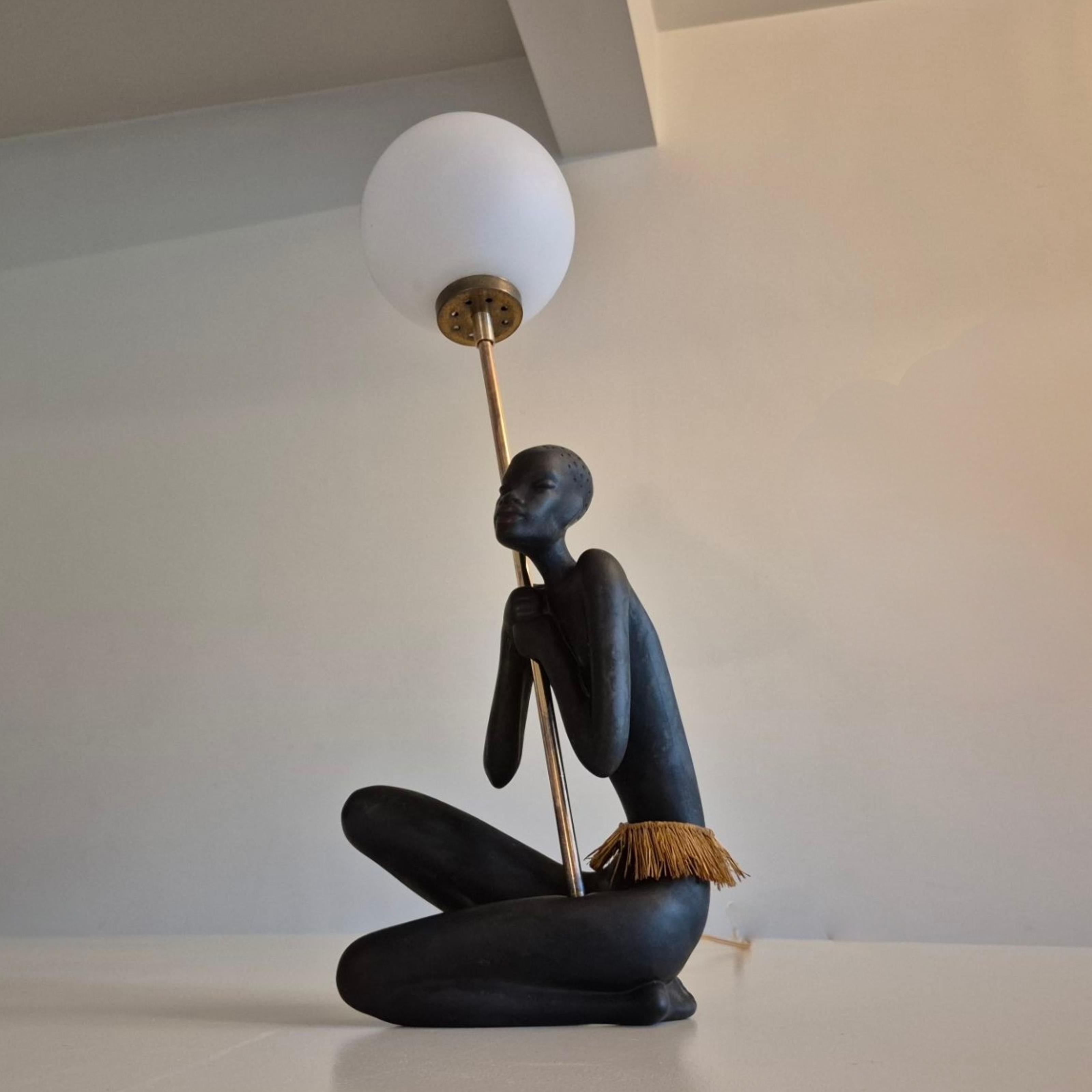 Conjunto de 2 figuras africanas de Gmundner Keramik, Austria Años 50 Moderno de mediados de siglo en venta