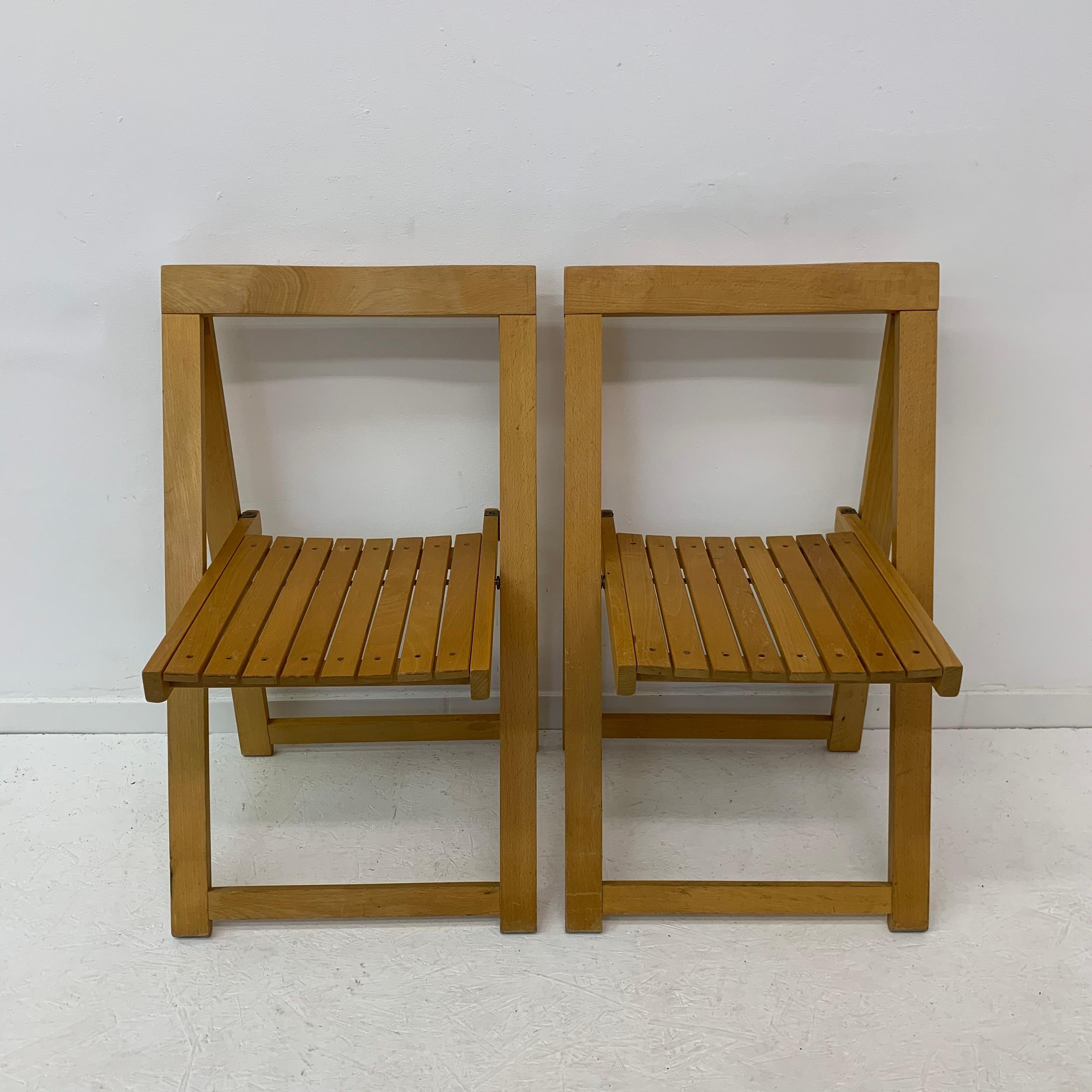 Dimensions: 45,5cm W, 45cmD, 75cm H, 45cm H seat
Condition: Good
Material: Wood
Designer: Aldo Jacober
Producer: Alberto Bazzani
Period: 1960’s