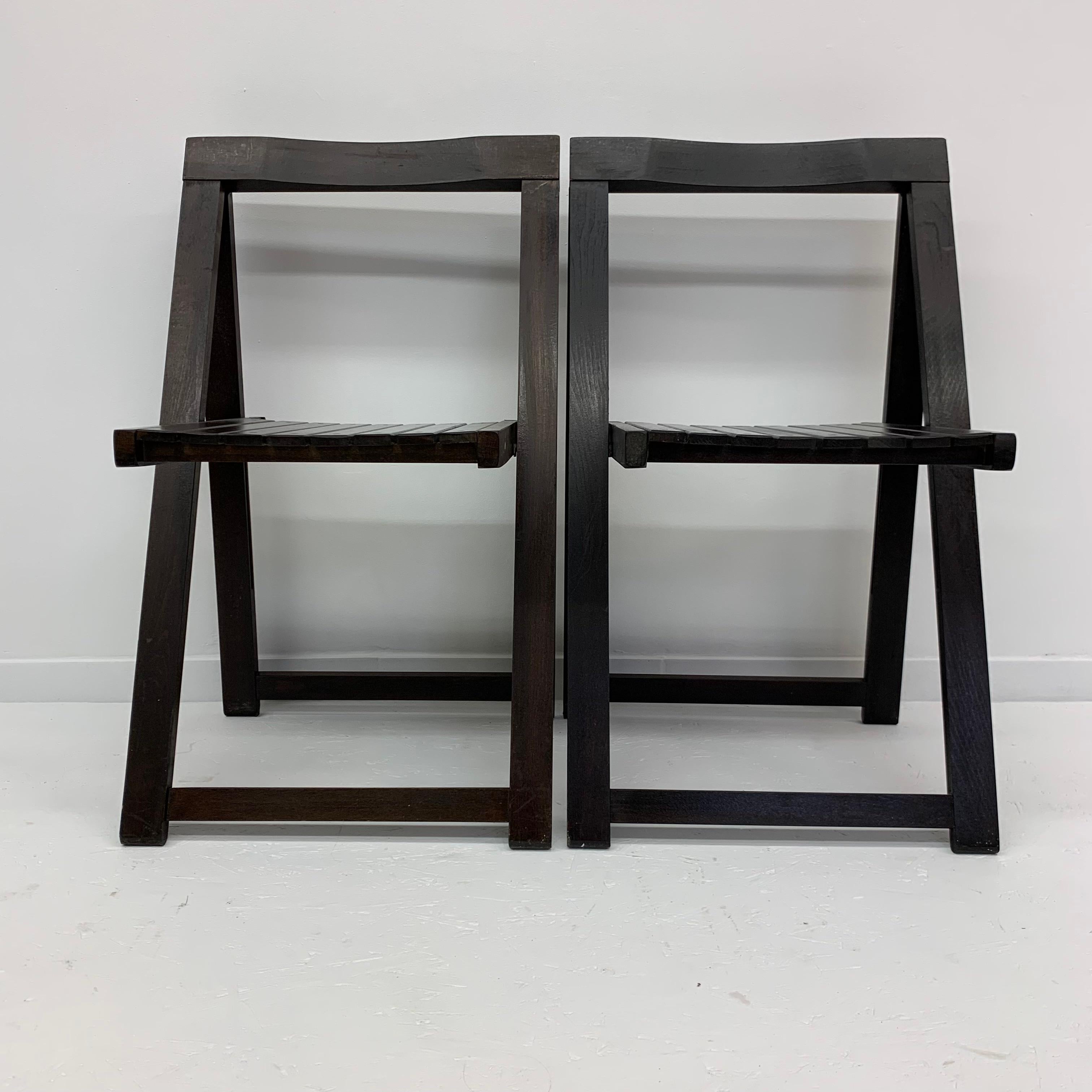 Set of 2 Aldo Jacober for Alberto Bazzani wooden folding chairs, 1960’s In Good Condition For Sale In Delft, NL
