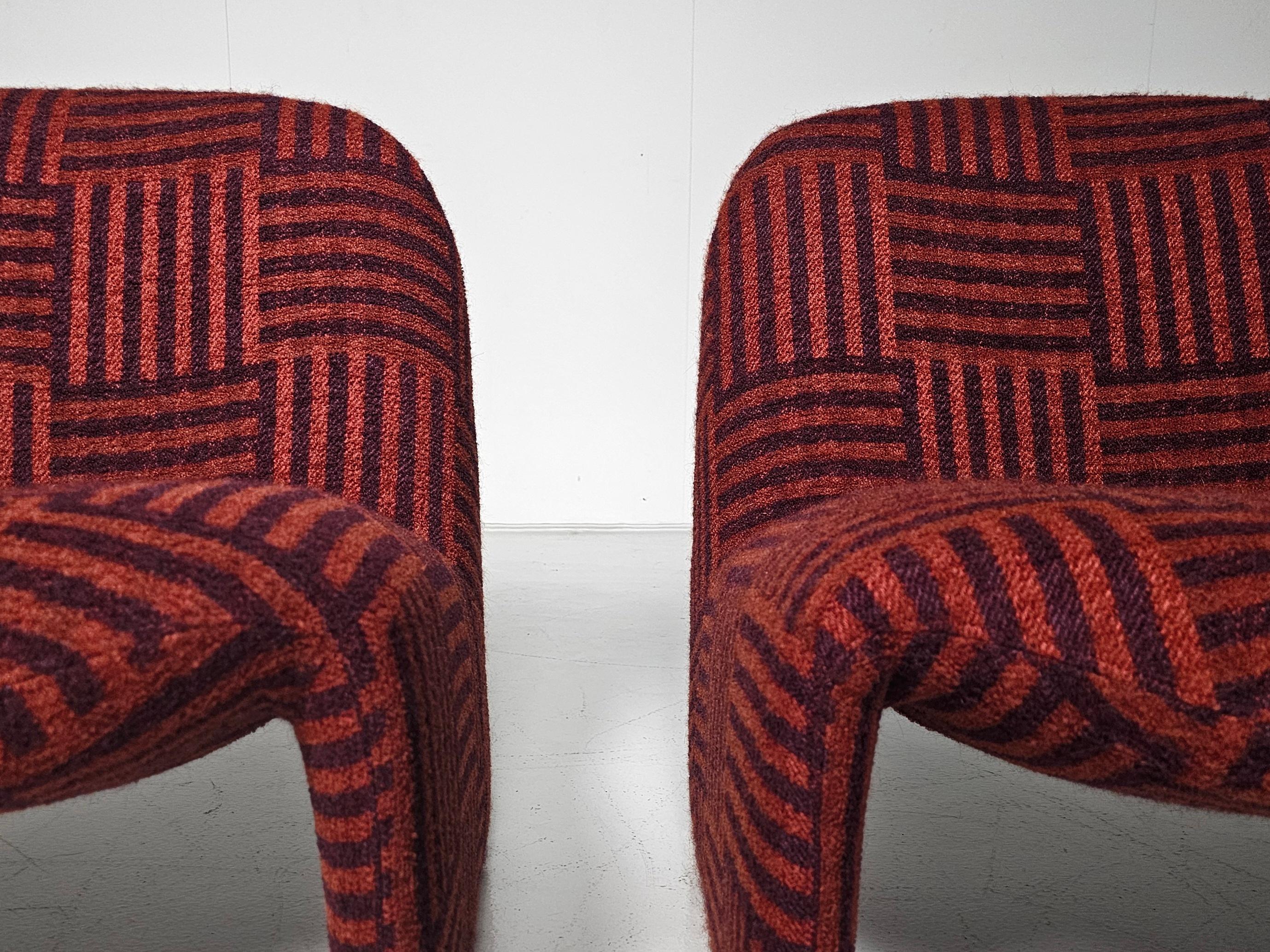 Set of 2 Alky Chairs in red/purple jacquard, Giancarlo Piretti, Castelli In Good Condition In amstelveen, NL