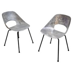 Ensemble de 2 chaises « Tulipe » en aluminium, Pierre Guariche
