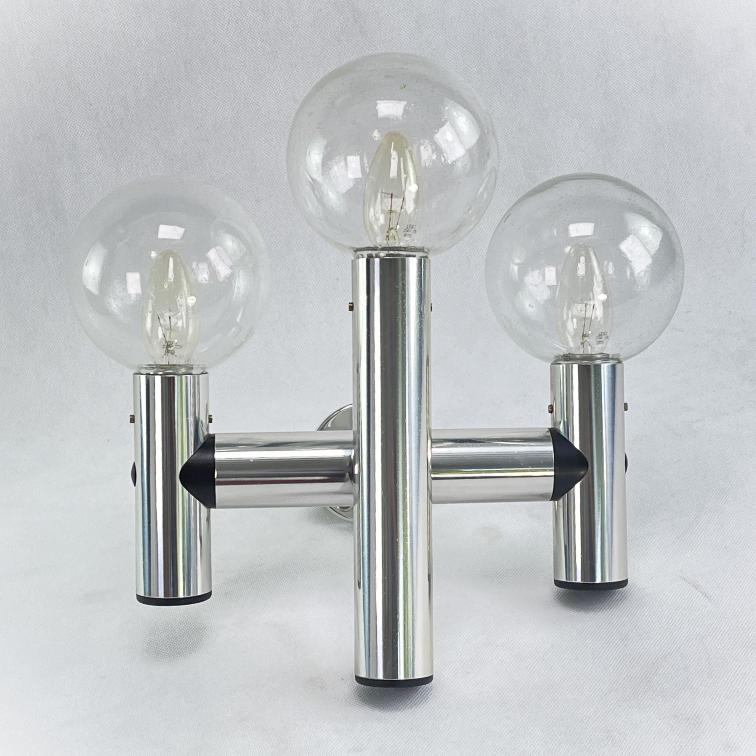 European Set of 2 Aluminium Wall Lamps by JT Kalmar, Modell RS 3 WL, 1970s For Sale