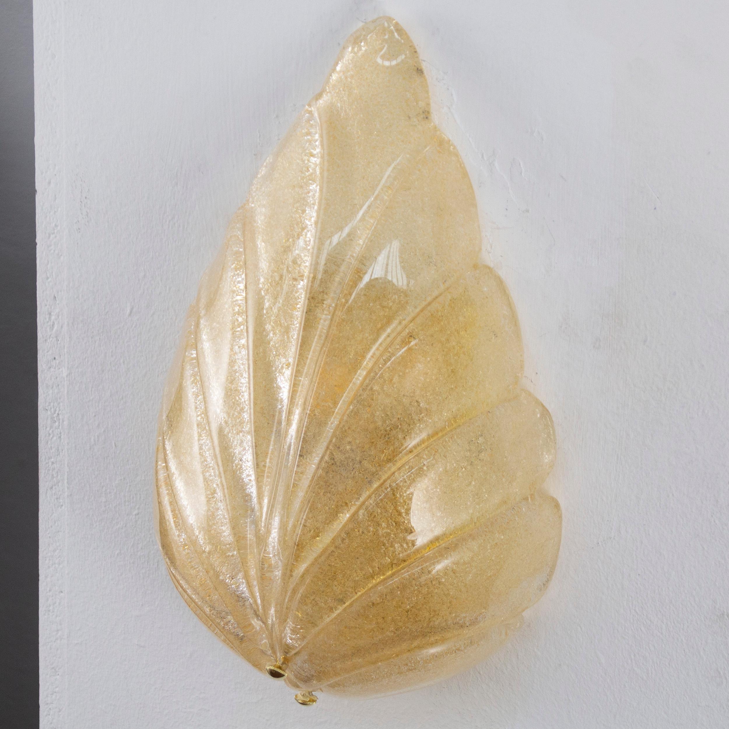 Juego de 2 Apliques de Cristal Ámbar con Marco de Latón, Italia Cristal de Murano en venta