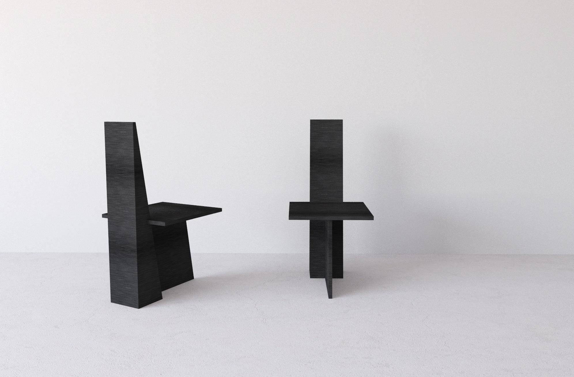 Ensemble de 2 chaises à ancre de Morgane Avéus
Dimensions : D 45 x L 55 x H 95 cm chacun.
Matériaux : Chêne teinté.

La chaise Anchor a une allure très graphique combinant des lignes épurées et des angles forts.
Il fonctionne bien tout seul comme