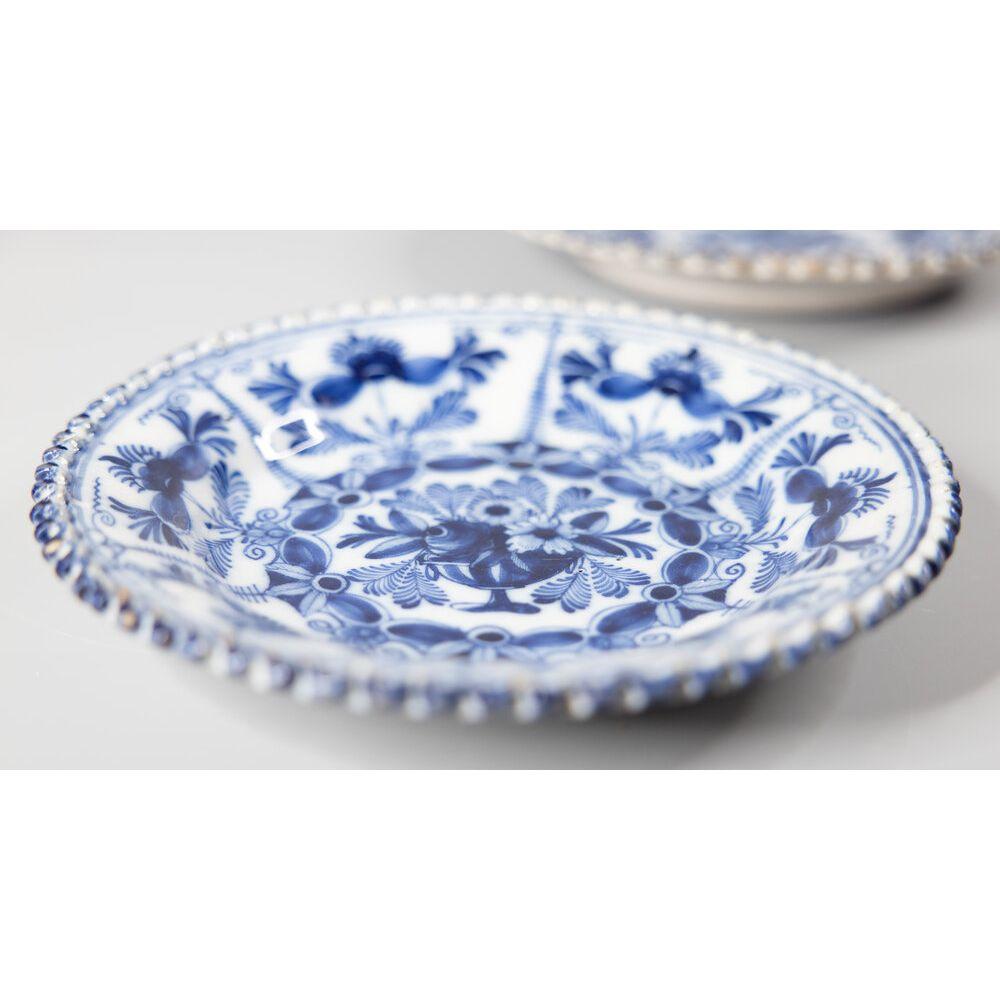 Set of 2 Antique 18th C. Dutch Delft Floral Plates For Sale 3