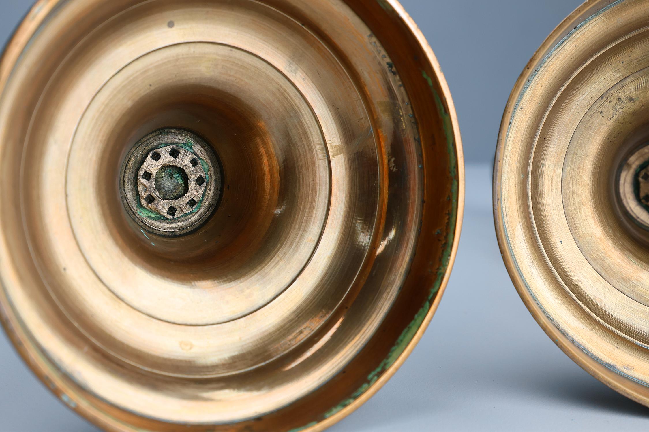 Set of 2 antique 19th century French copper candlesticks For Sale 3