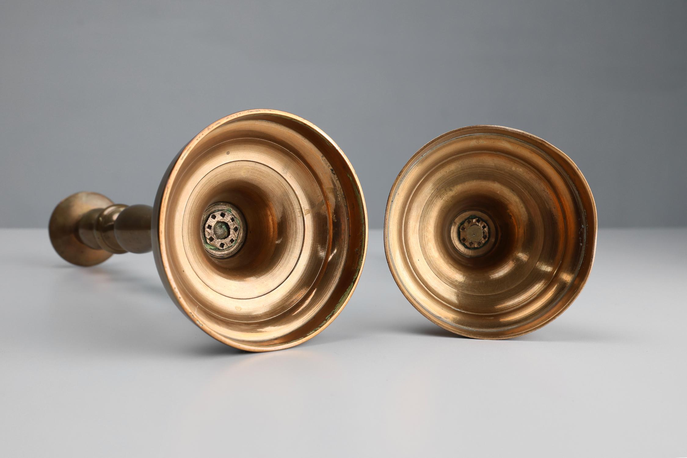 Set of 2 antique 19th century French copper candlesticks For Sale 2