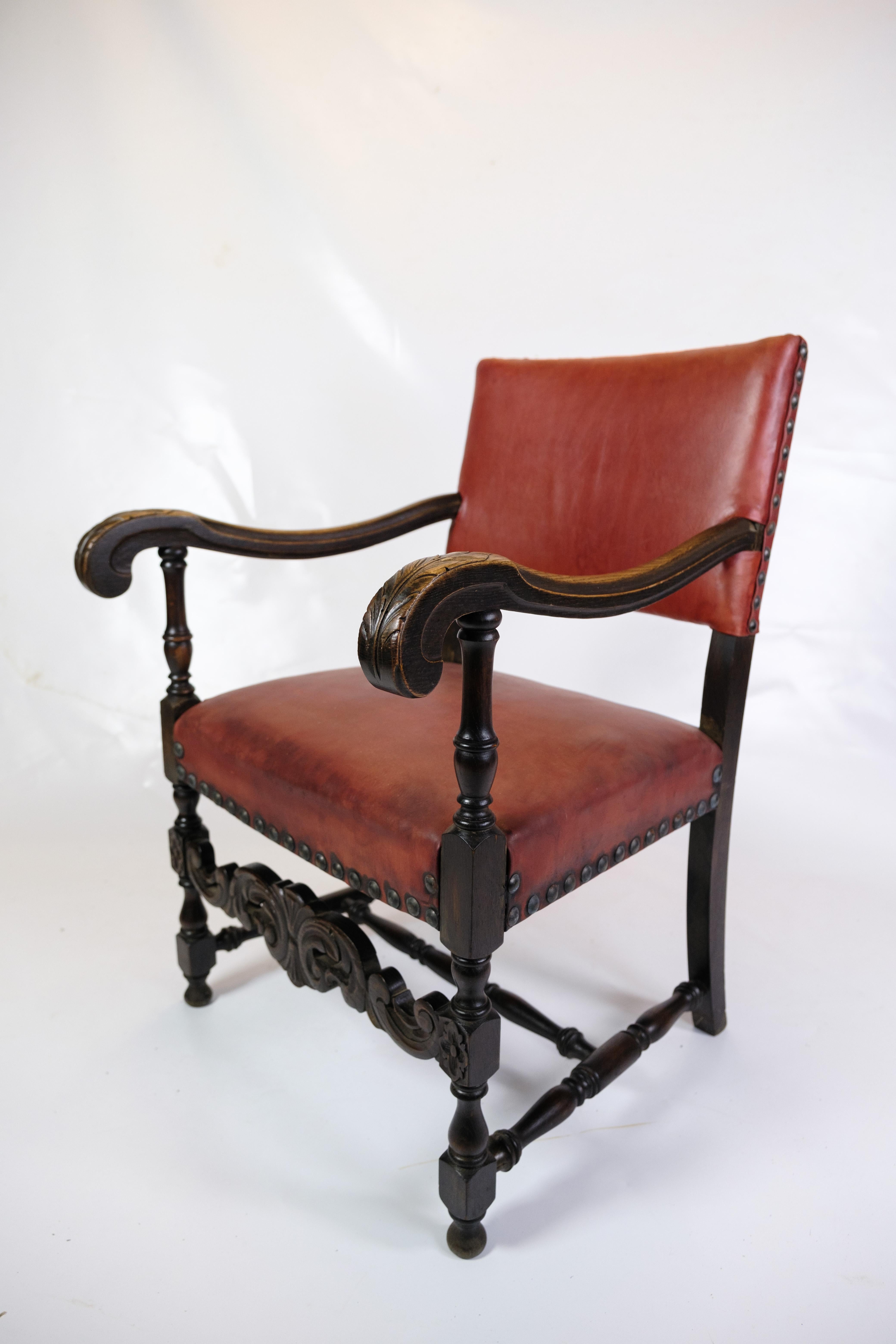 Satz von 2 antiken Sesseln aus Eiche und mit rotem Leder aus den 1930er Jahren im Zustand „Gut“ im Angebot in Lejre, DK