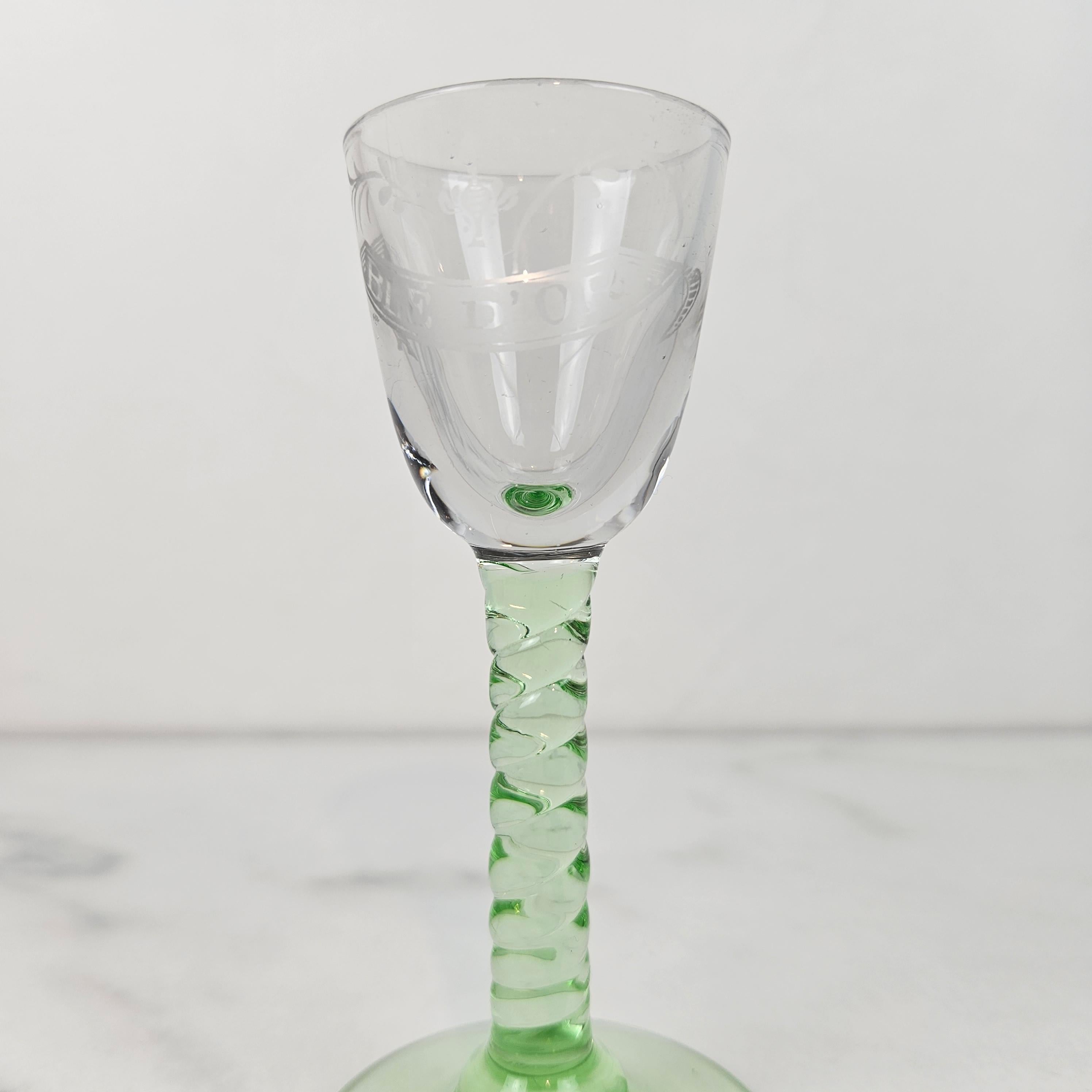 Set of 2 Antique “Blé d’Or” Engraved Jenever Glasses with Twisted Stem, 1900's In Good Condition For Sale In Oud Beijerland, NL