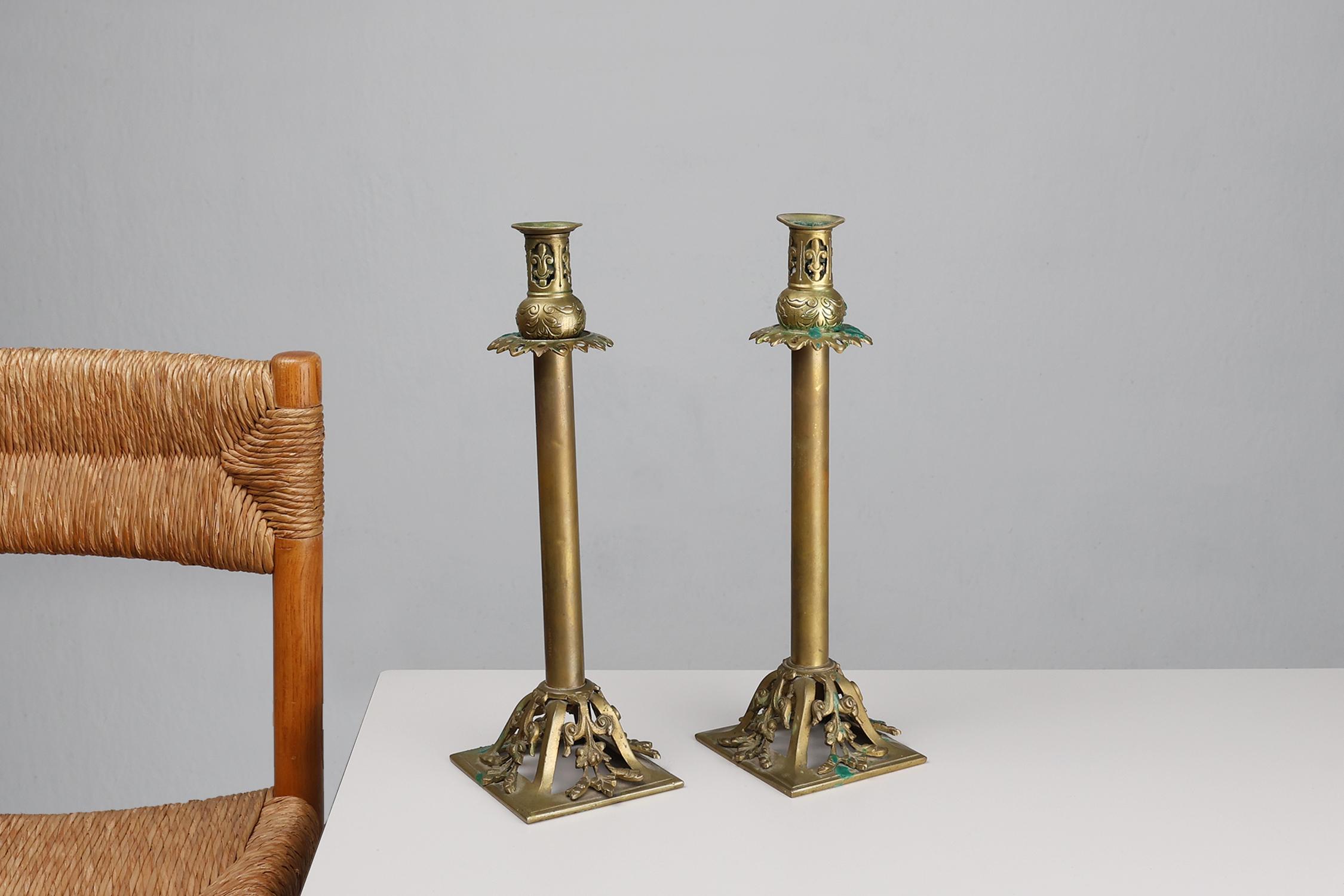 Hand-Crafted Set of 2 Antique French copper candlesticks in Baroque style, 1900s For Sale