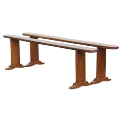 Ensemble de 2 anciens bancs d'entrée français pour la table à manger