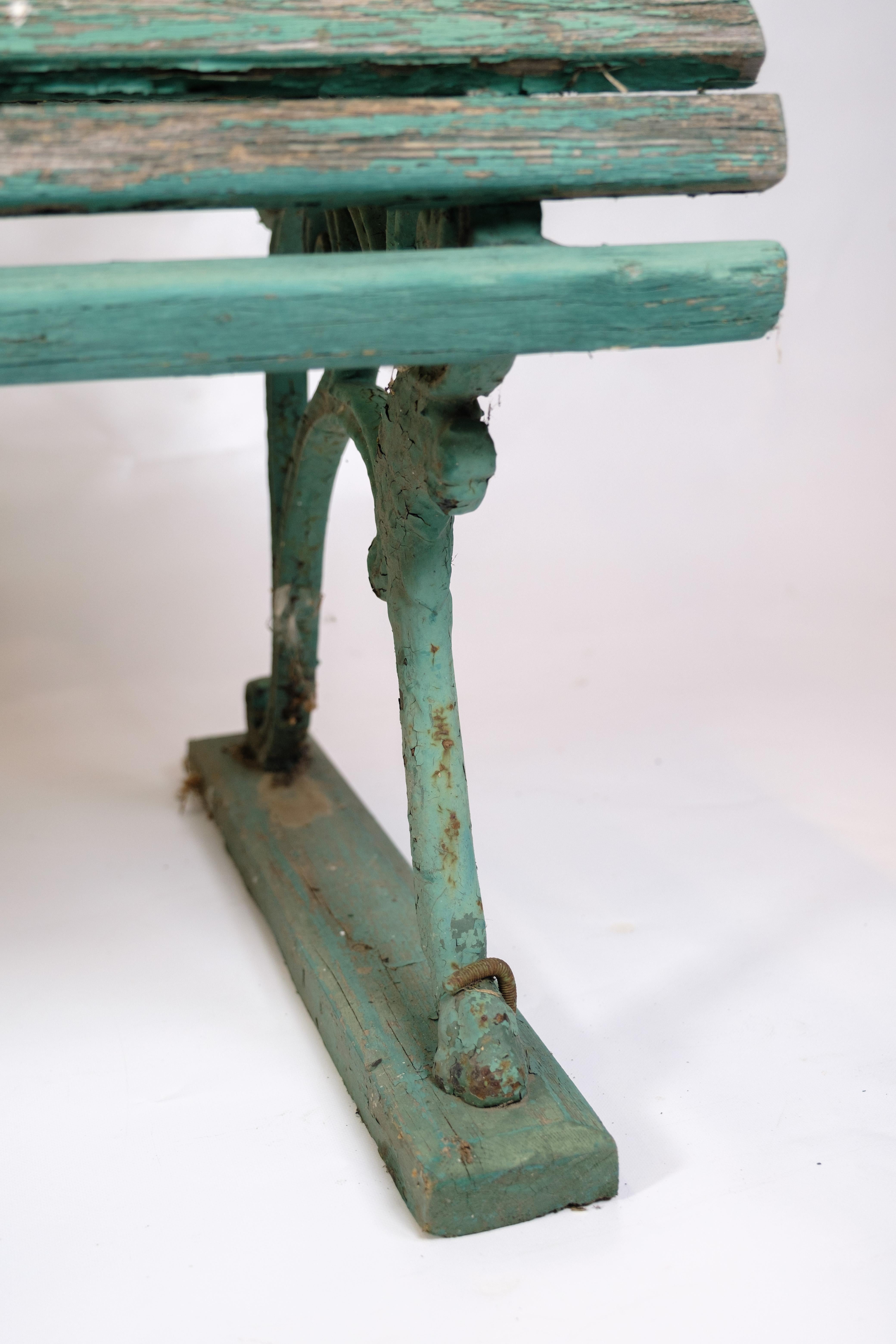 Legno Set di 2 panchine da parco Antique French dipinte di verde degli anni '30 in vendita
