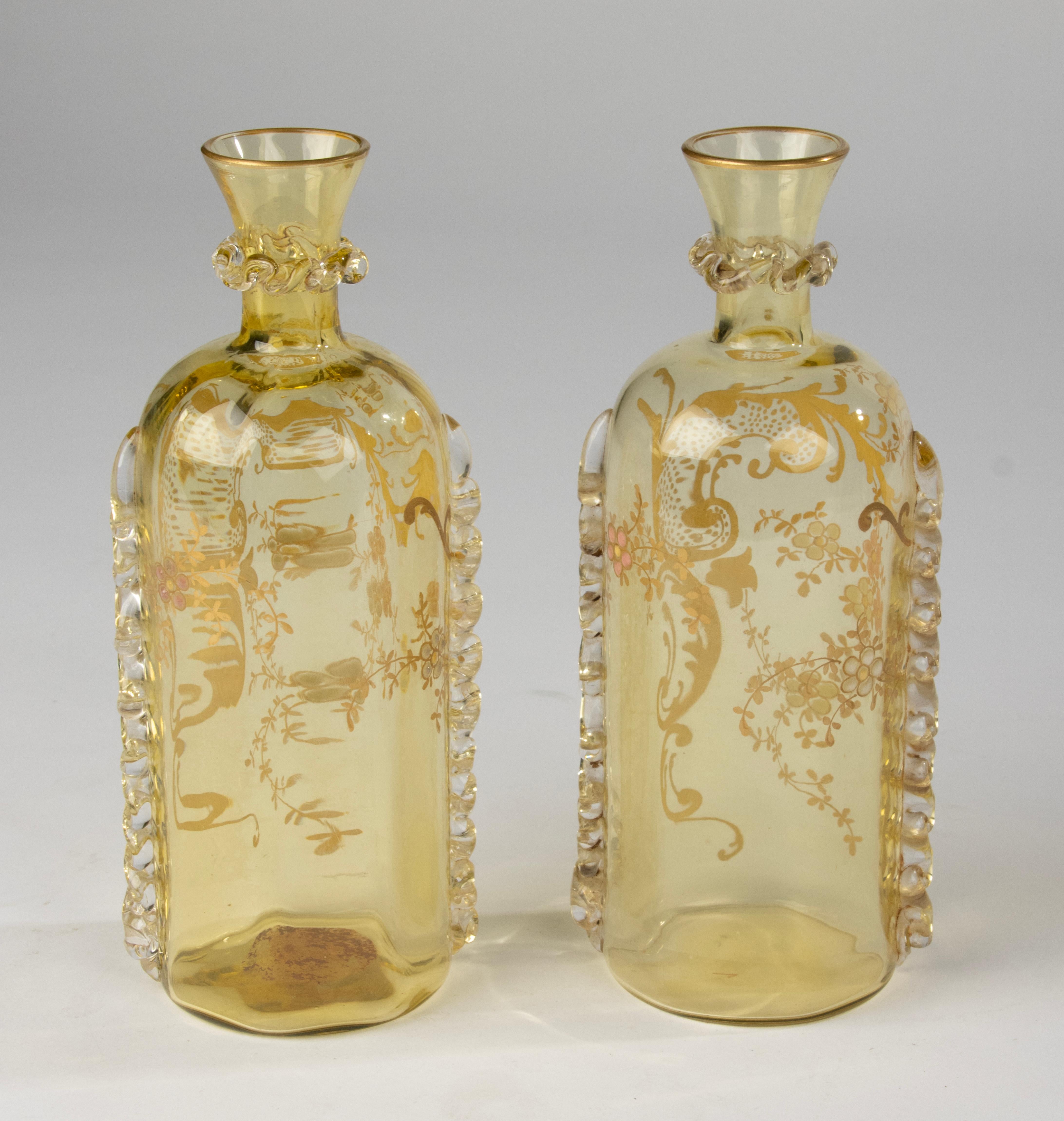 Ensemble de 2 vases en verre ancien en vente 2
