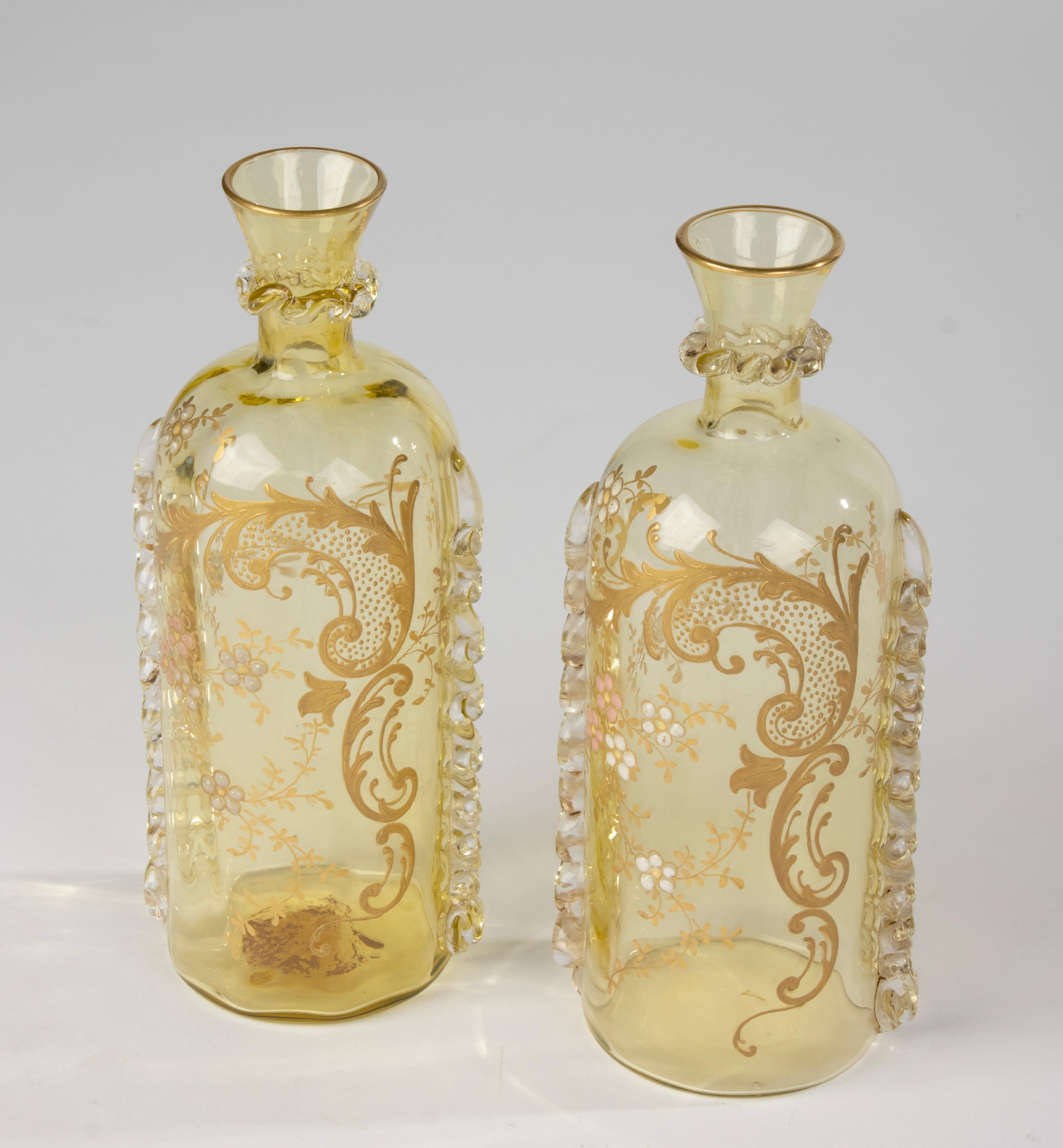 Français Ensemble de 2 vases en verre ancien en vente