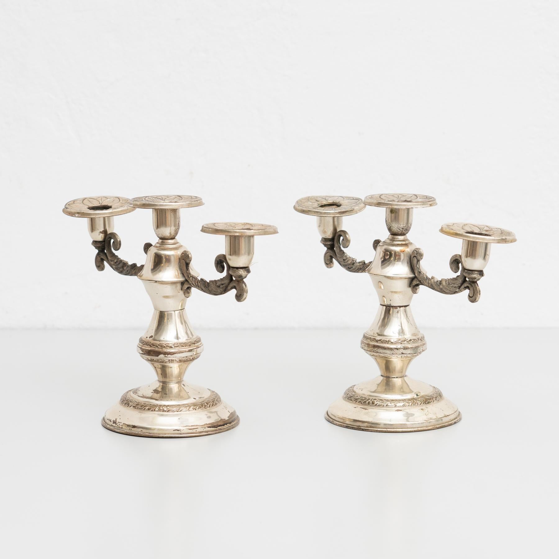 Altro Set di 2 lampadari antichi in metallo, circa 1950 in vendita
