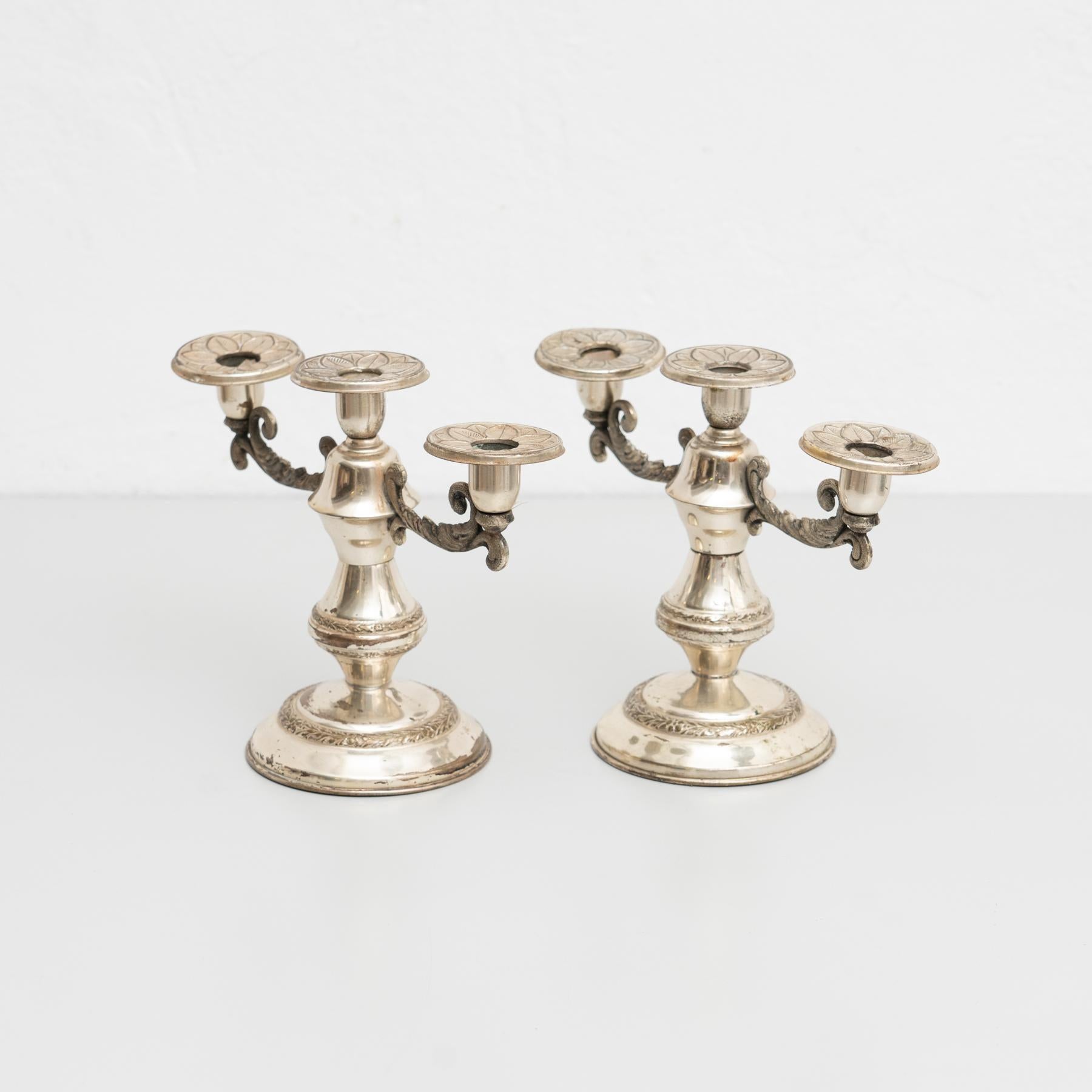 Spagnolo Set di 2 lampadari antichi in metallo, circa 1950 in vendita